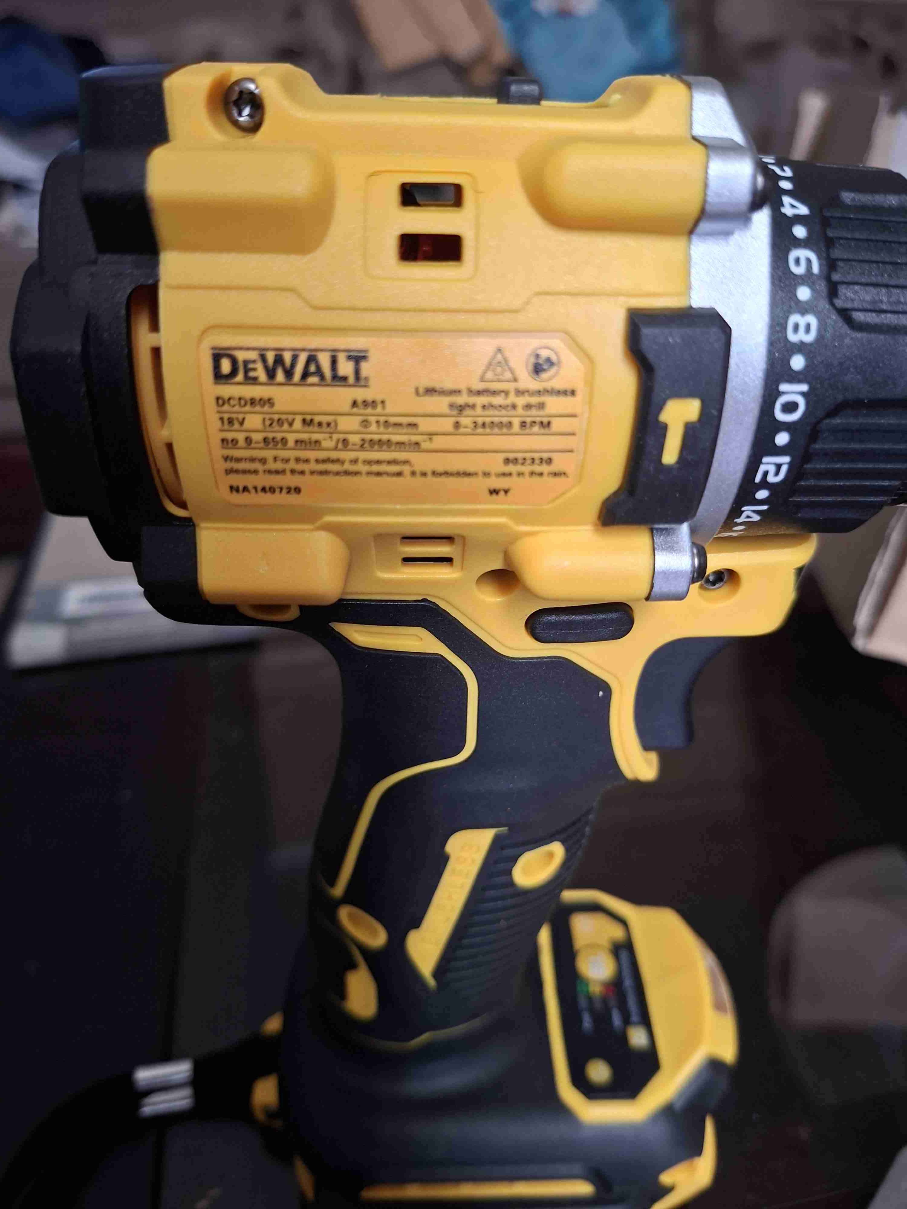 Taladro inalámbrico DEWALT - 3