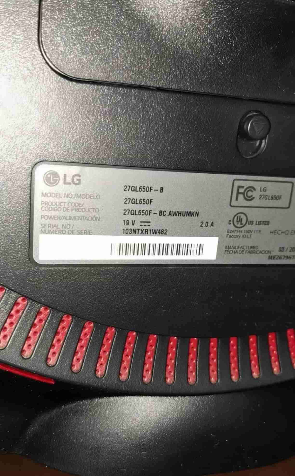 Monitor LG Ultragear 144hz - miniatura 3