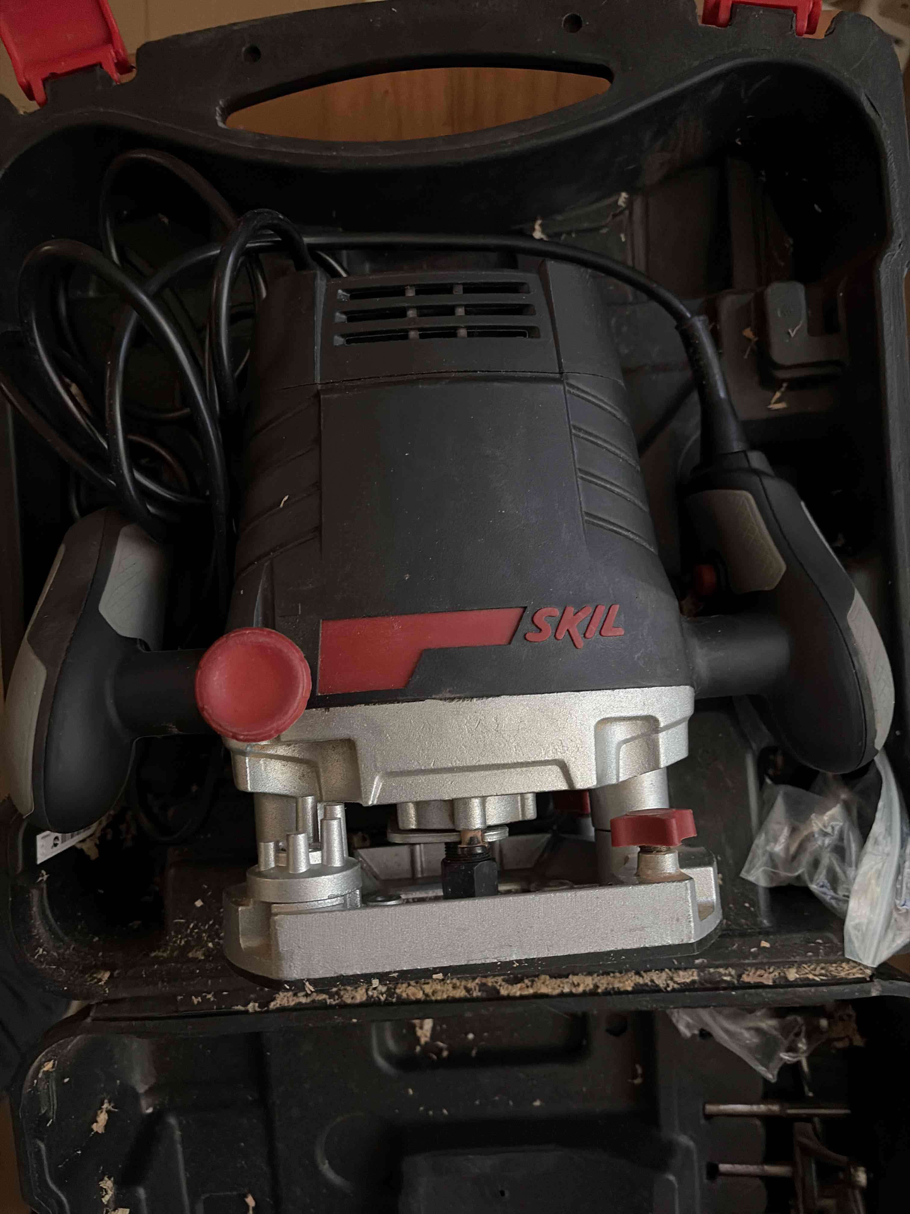 Fresadora Skil con estuche - 2