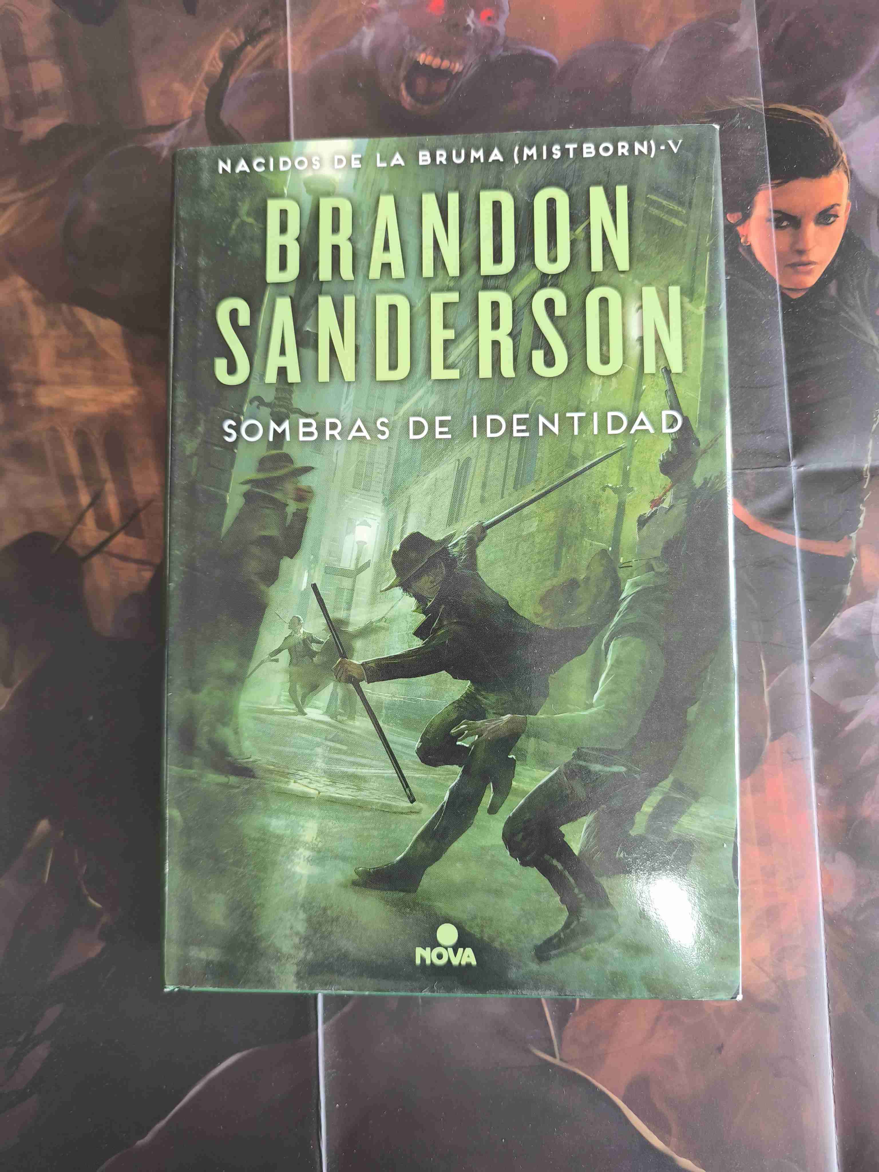 Libro Sombras de Identidad