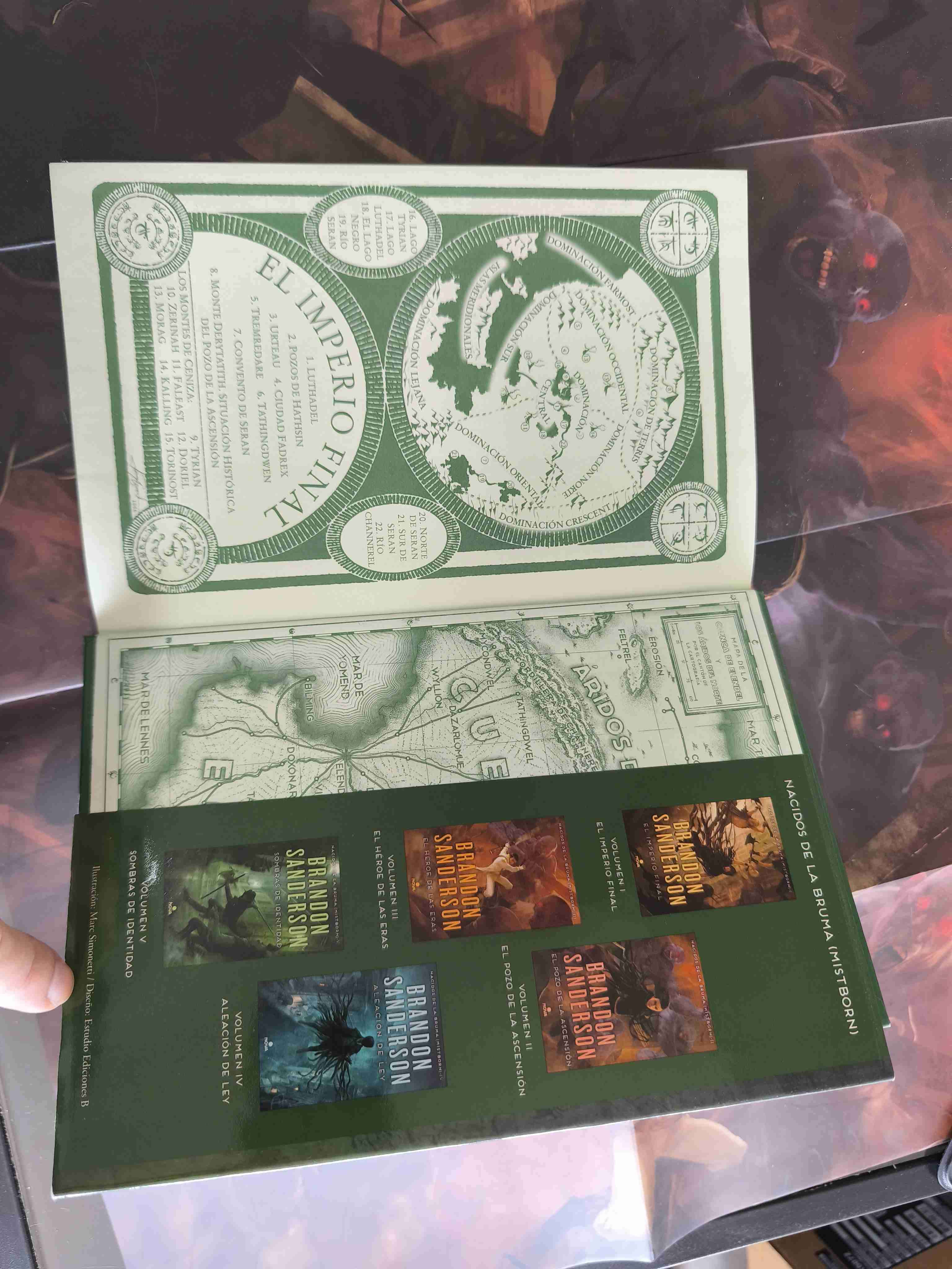 Libro Sombras de Identidad - miniatura 4