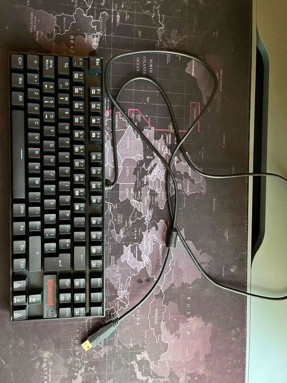 Teclado mecánico Redragon negro - miniatura 2