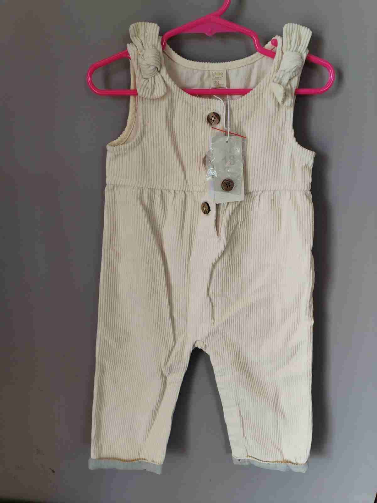 Enterito  nuevo de bebé beige 18 meses