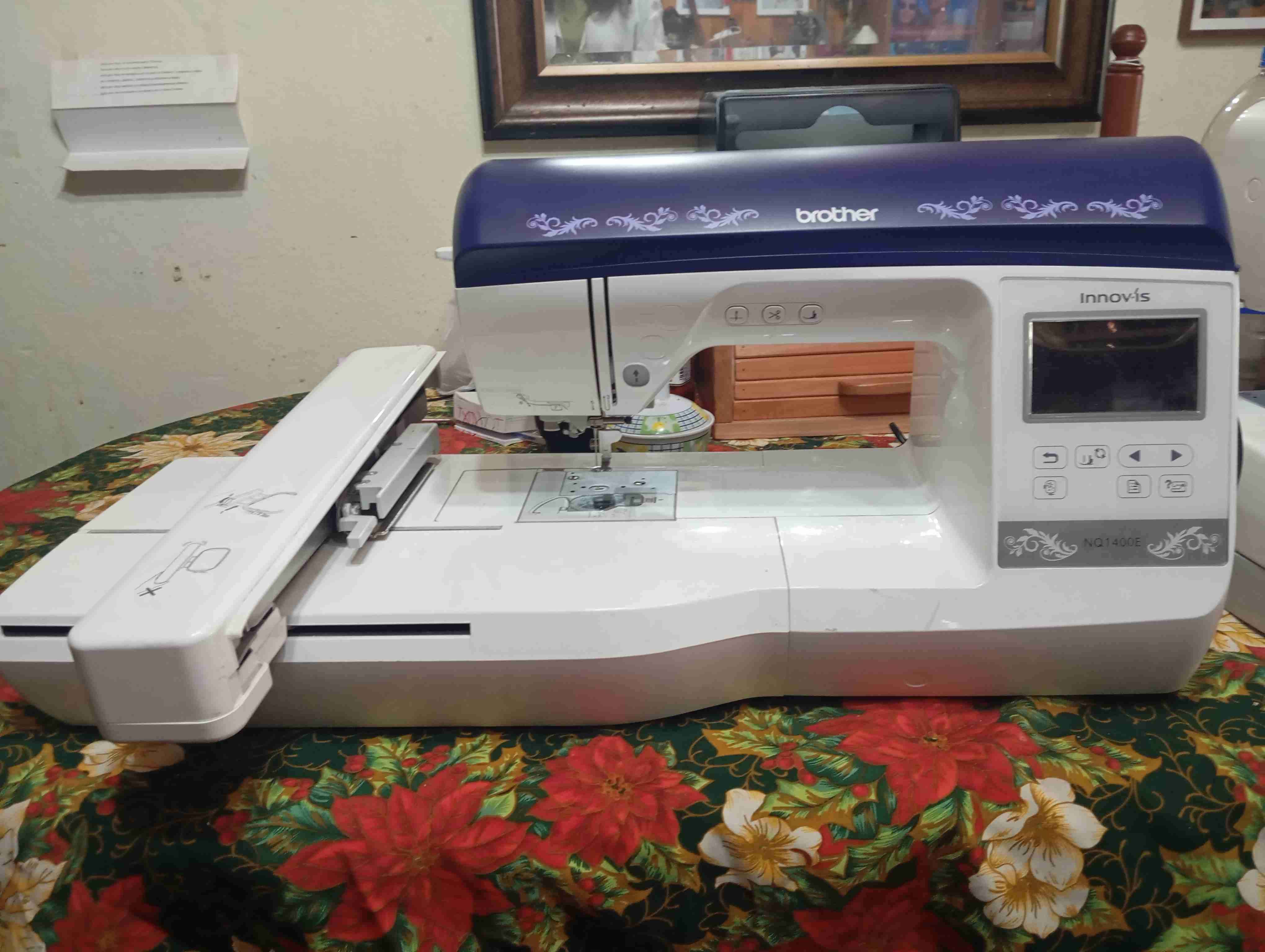 Máquina bordadora Brother Innovis NQ1400E