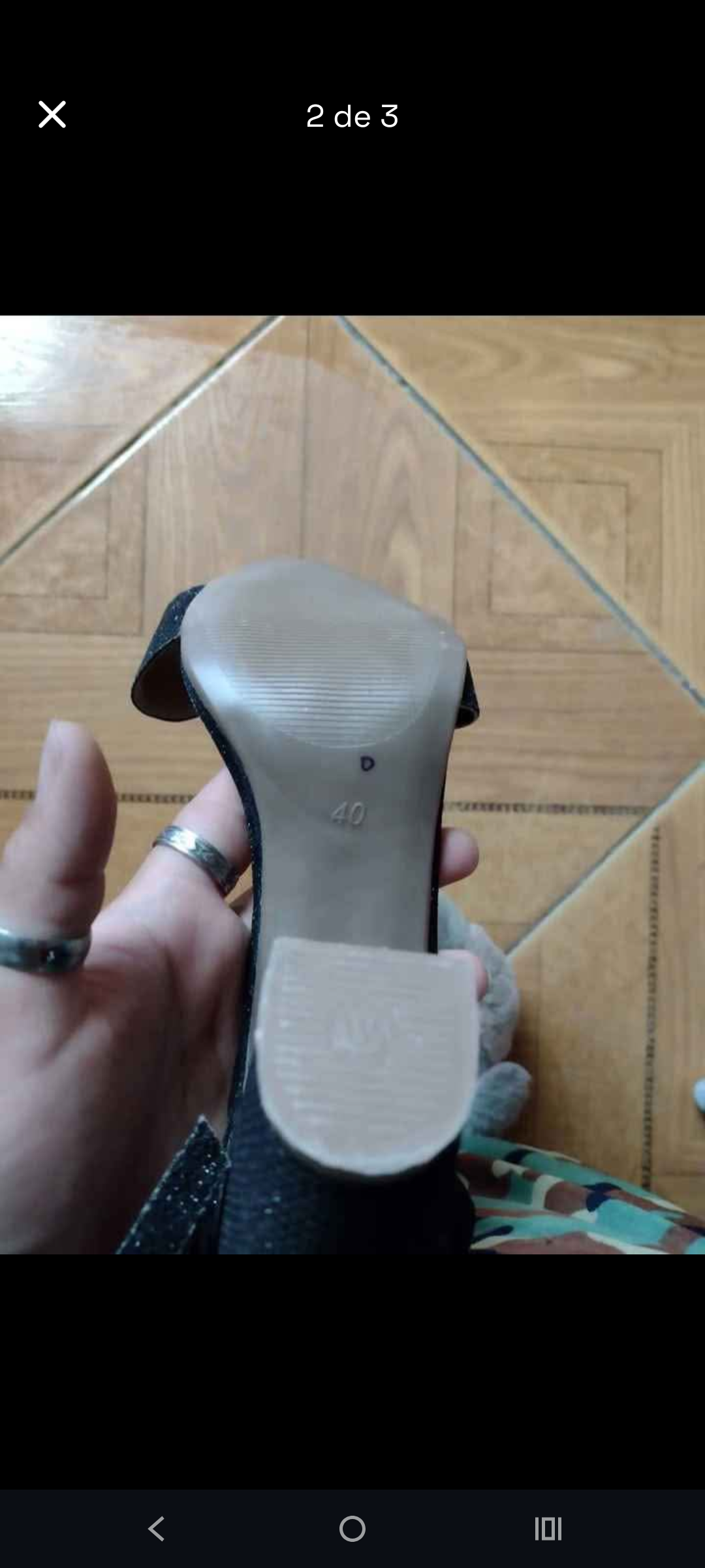 Tacones negros brillantes - miniatura 2