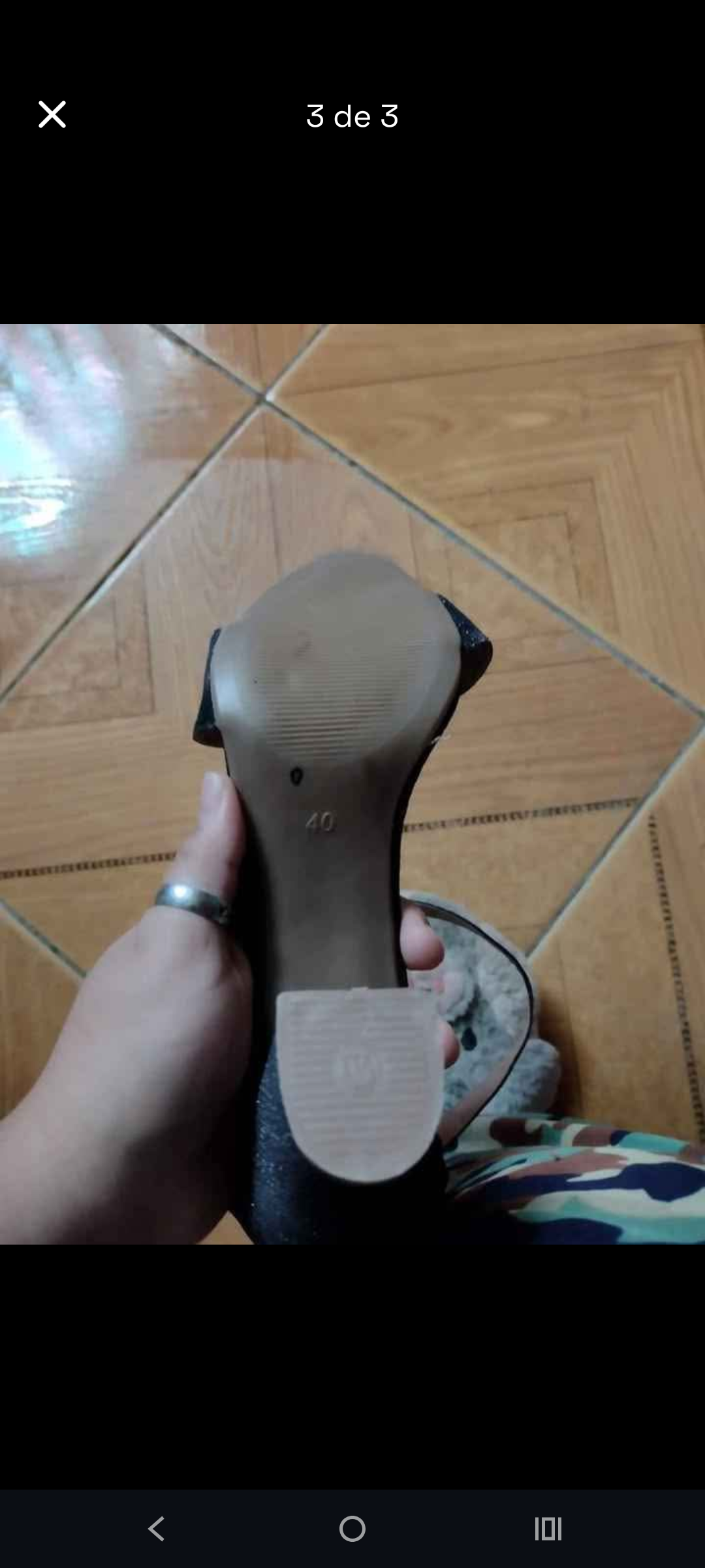 Tacones negros brillantes - miniatura 3