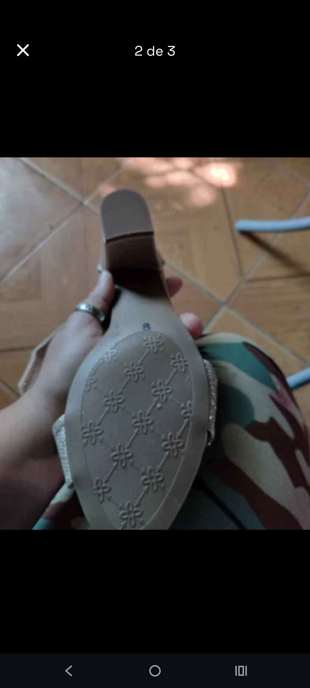 Sandalias de tacón doradas - miniatura 2