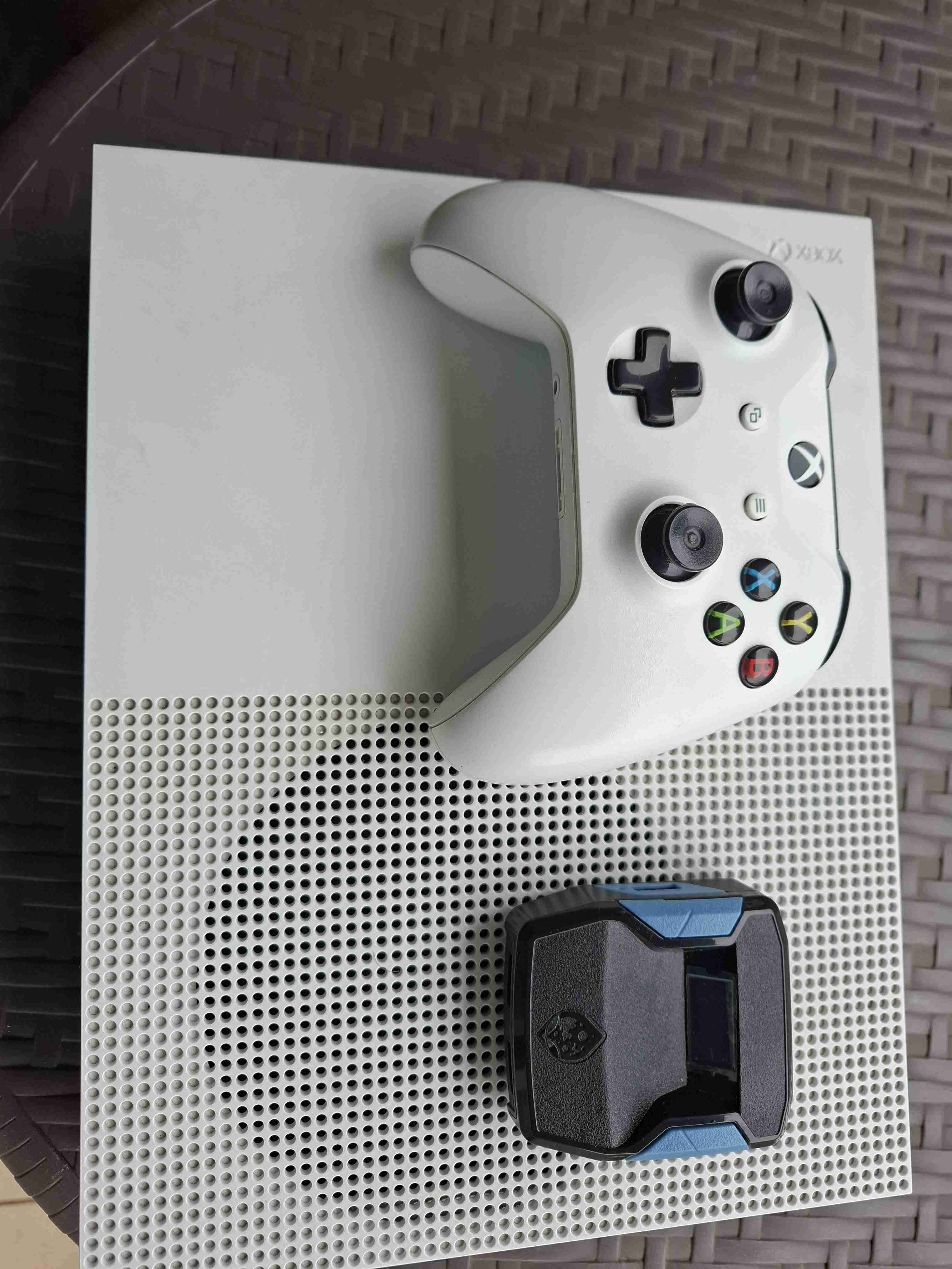 Xbox One S con control blanco y Cronuz zen - miniatura 2