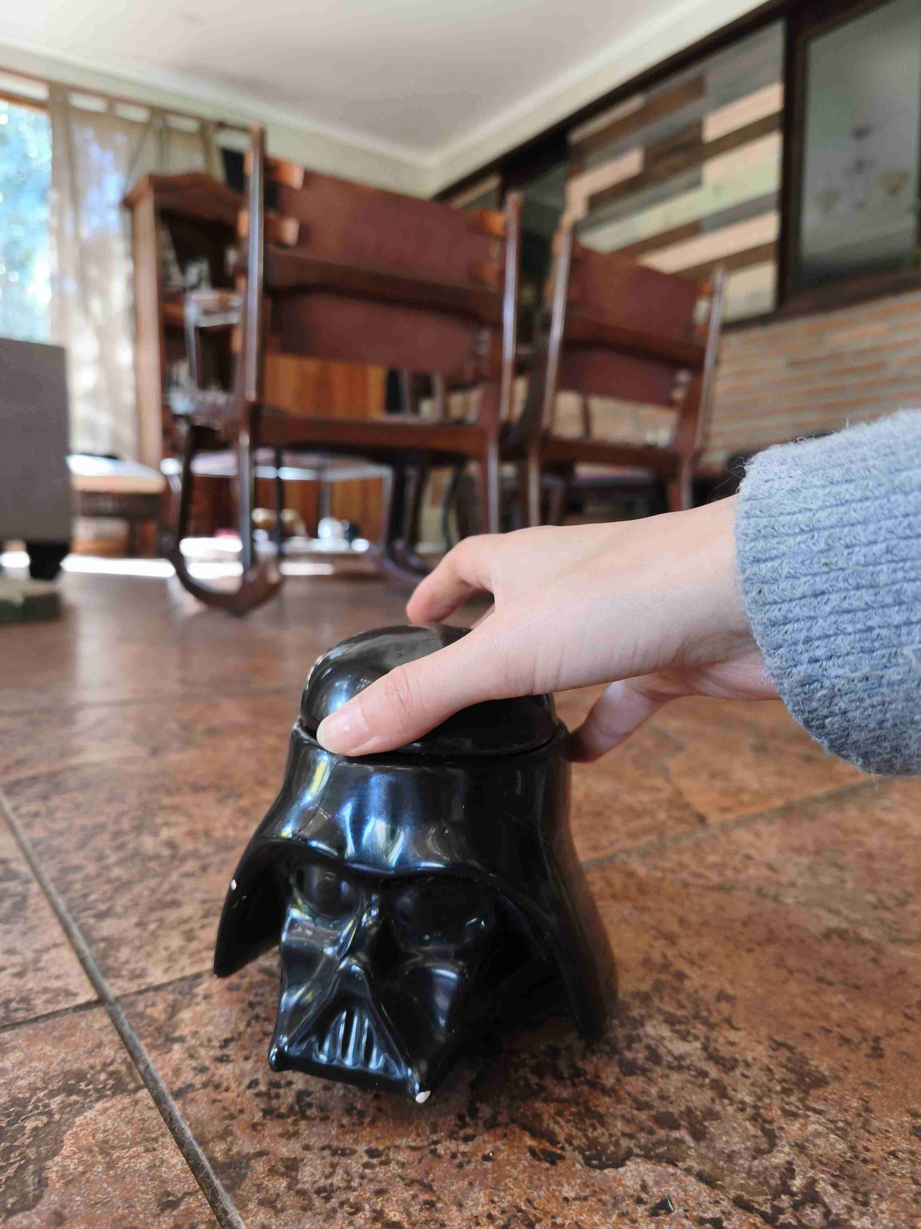 Taza Darth Vader con tapa - miniatura 3