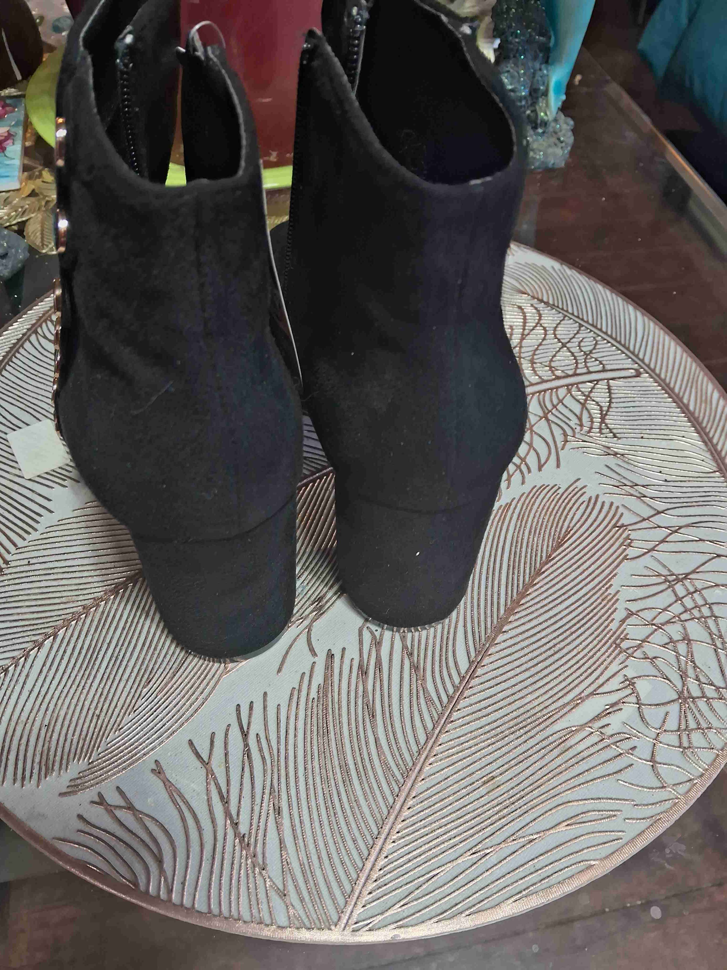 Botines negros con tachas - miniatura 4