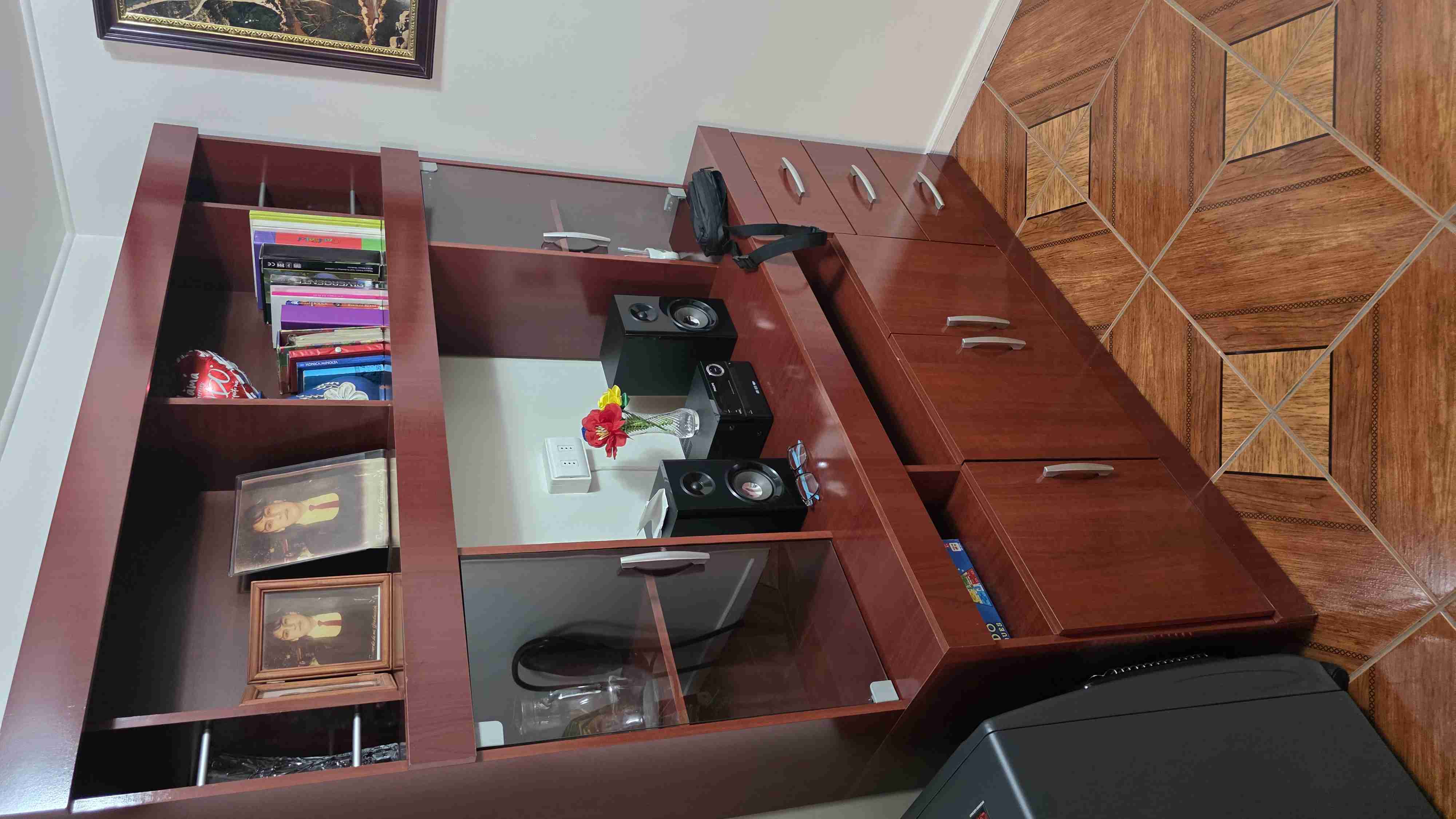 Mueble de madera en buen estado