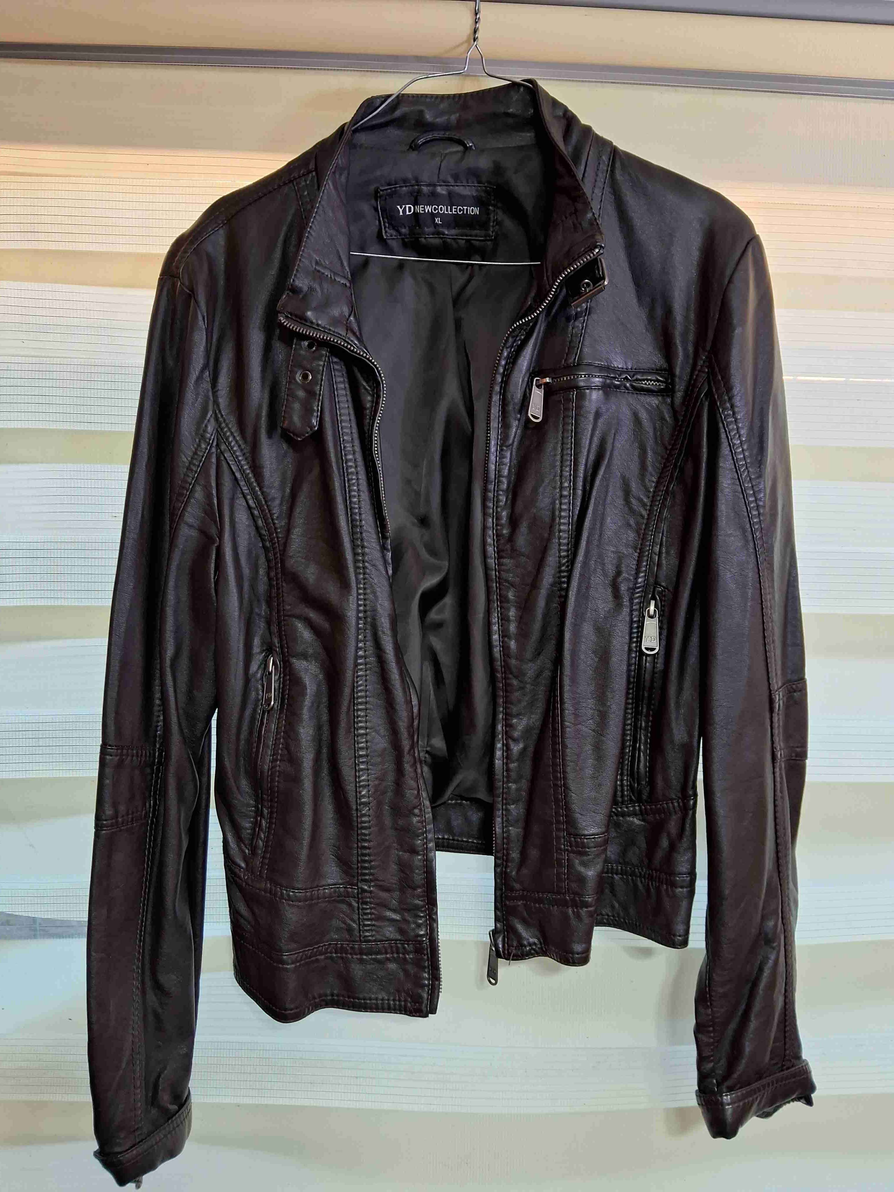 Chaqueta de cuero negra