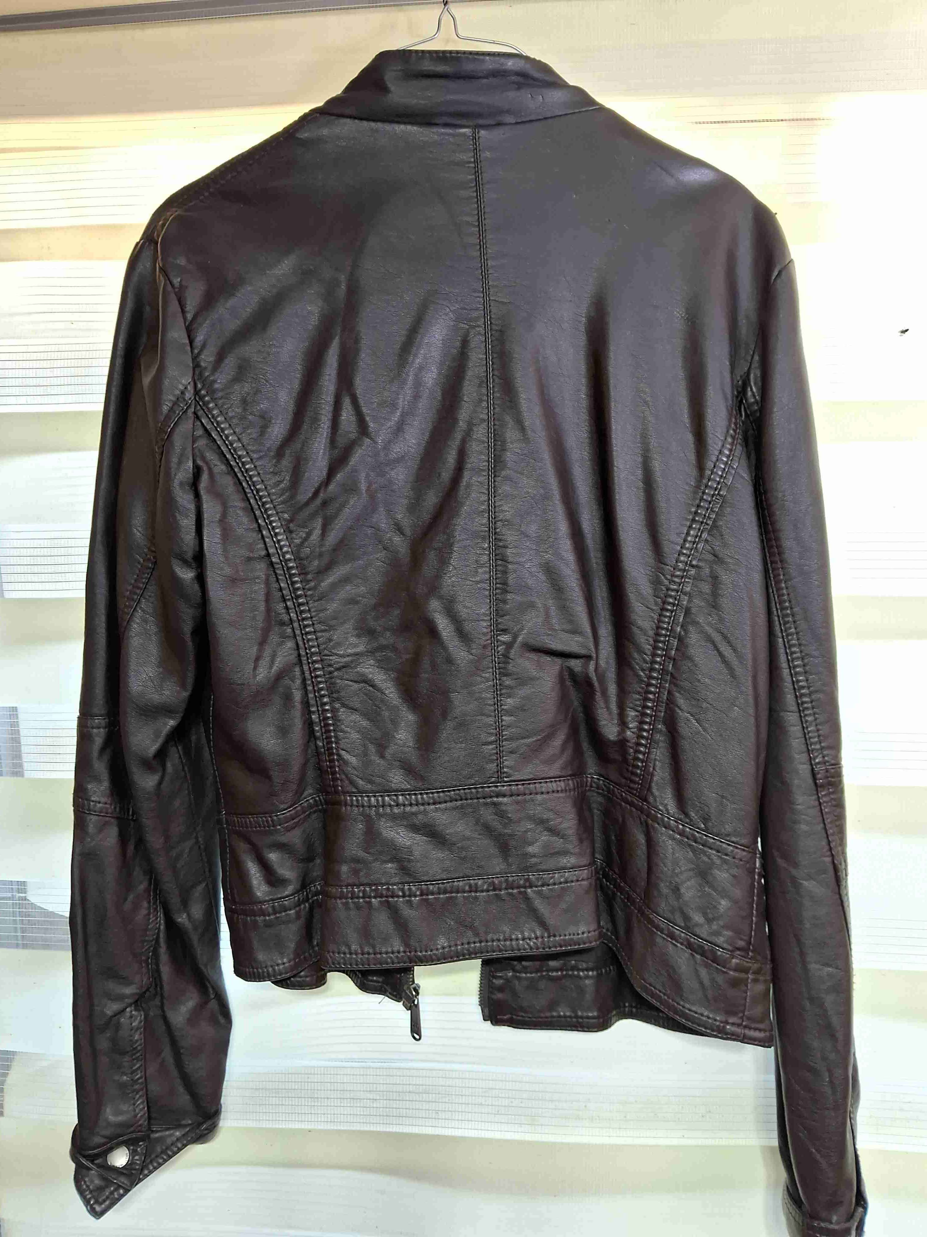 Chaqueta de cuero negra - miniatura 2