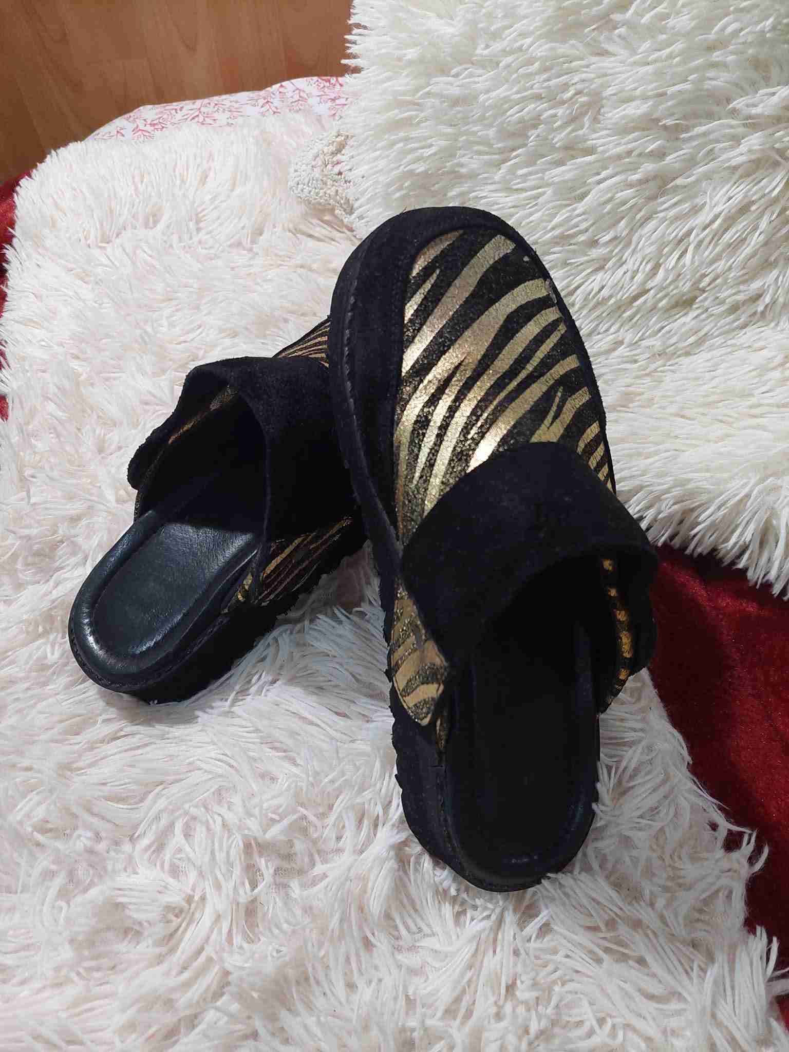 Zapatillas negras con dorado - miniatura 4