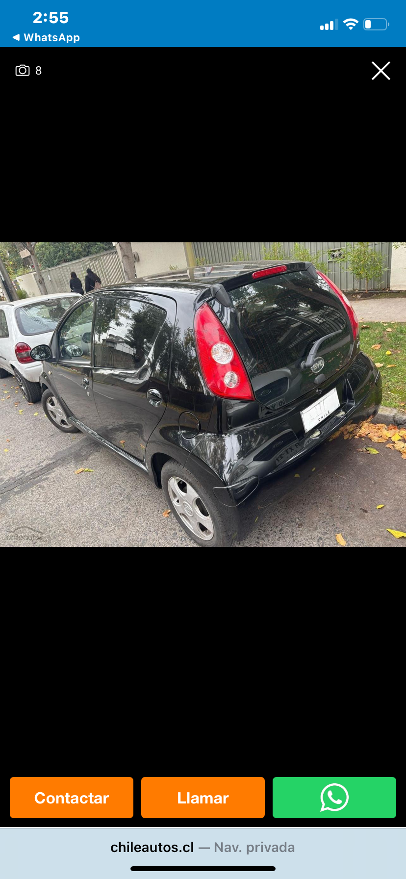 Auto negro compacto usado