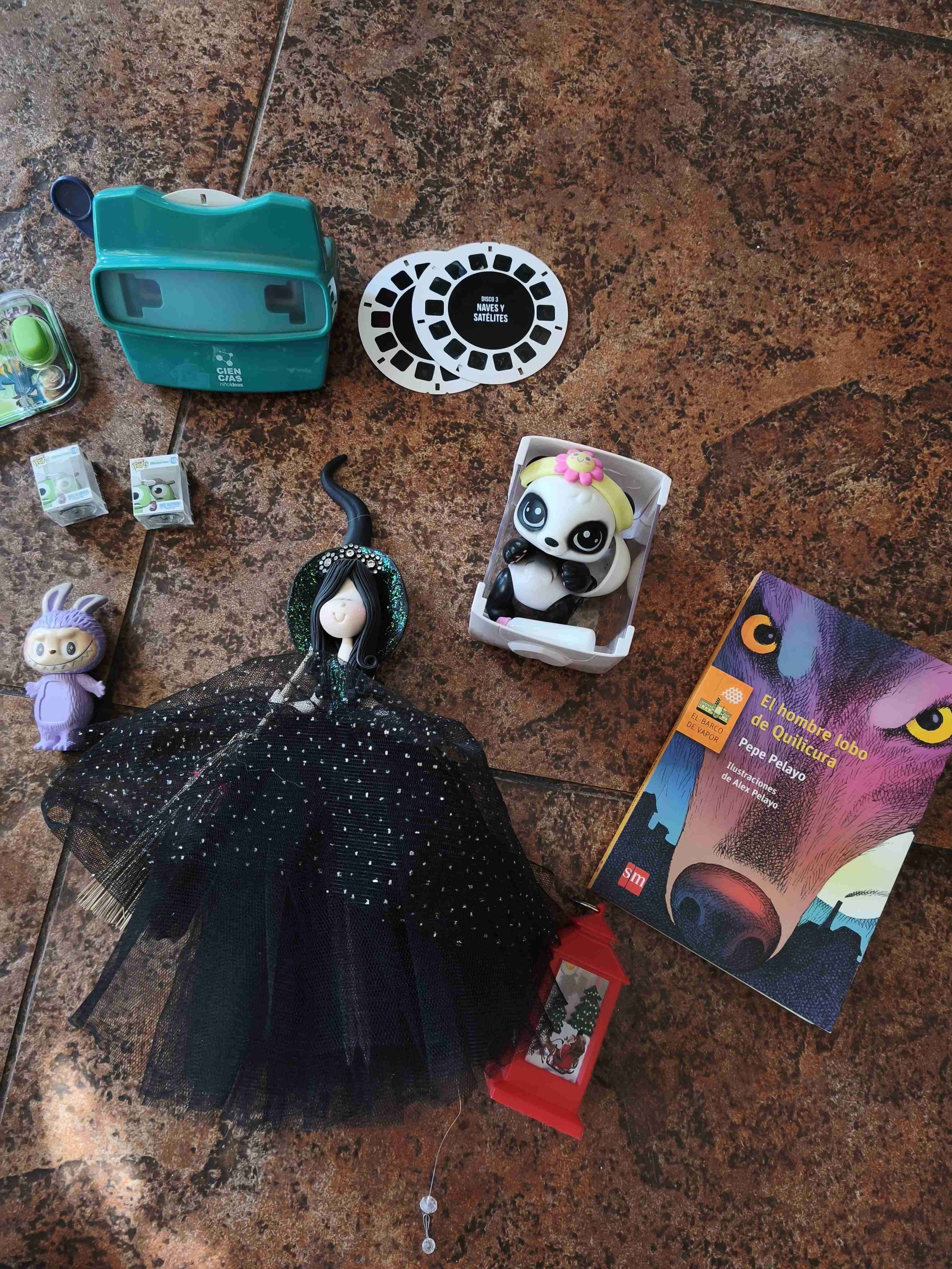 Set de juguetes, accesorios y libros - 2