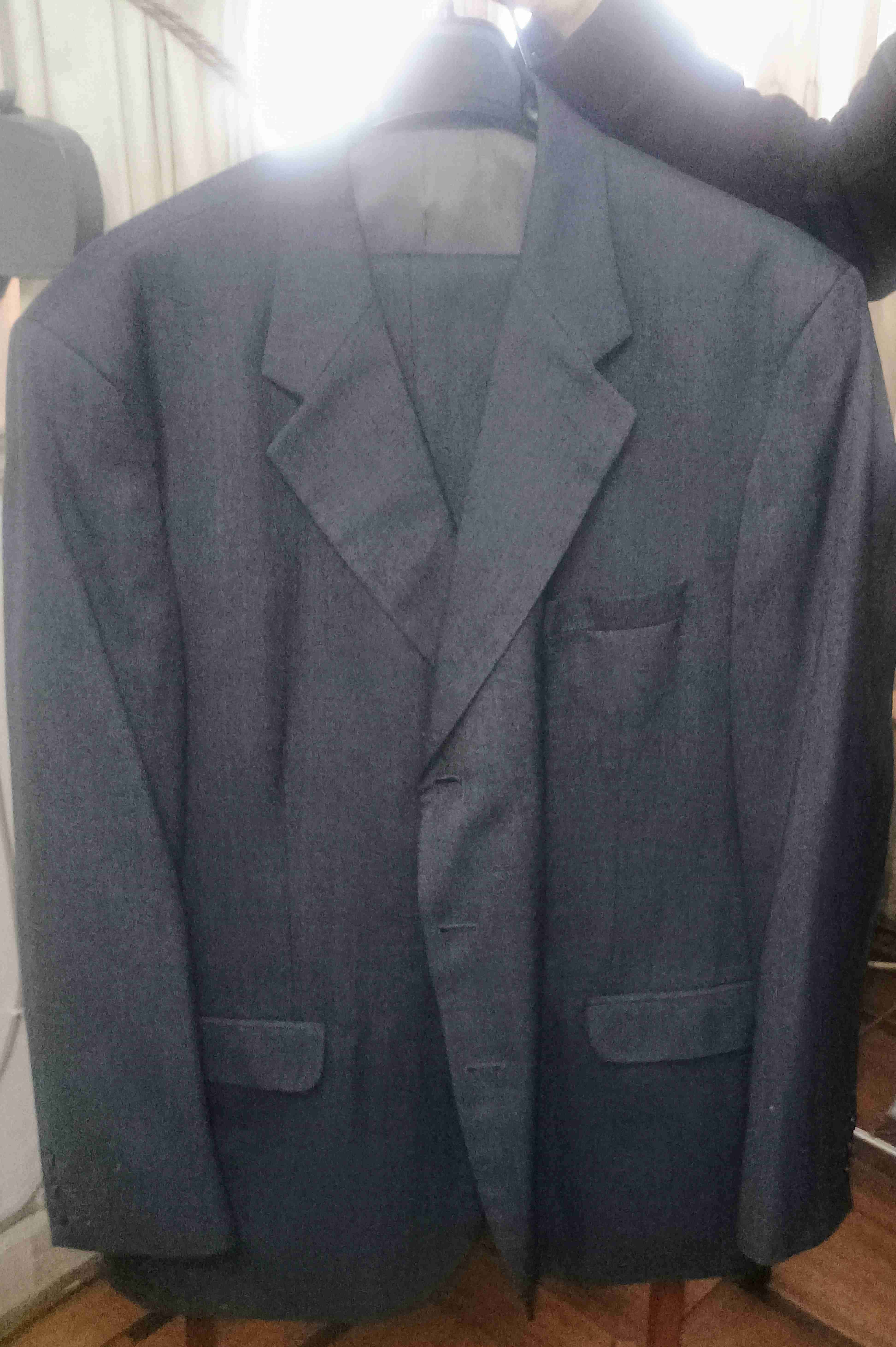 Terno gris para hombre