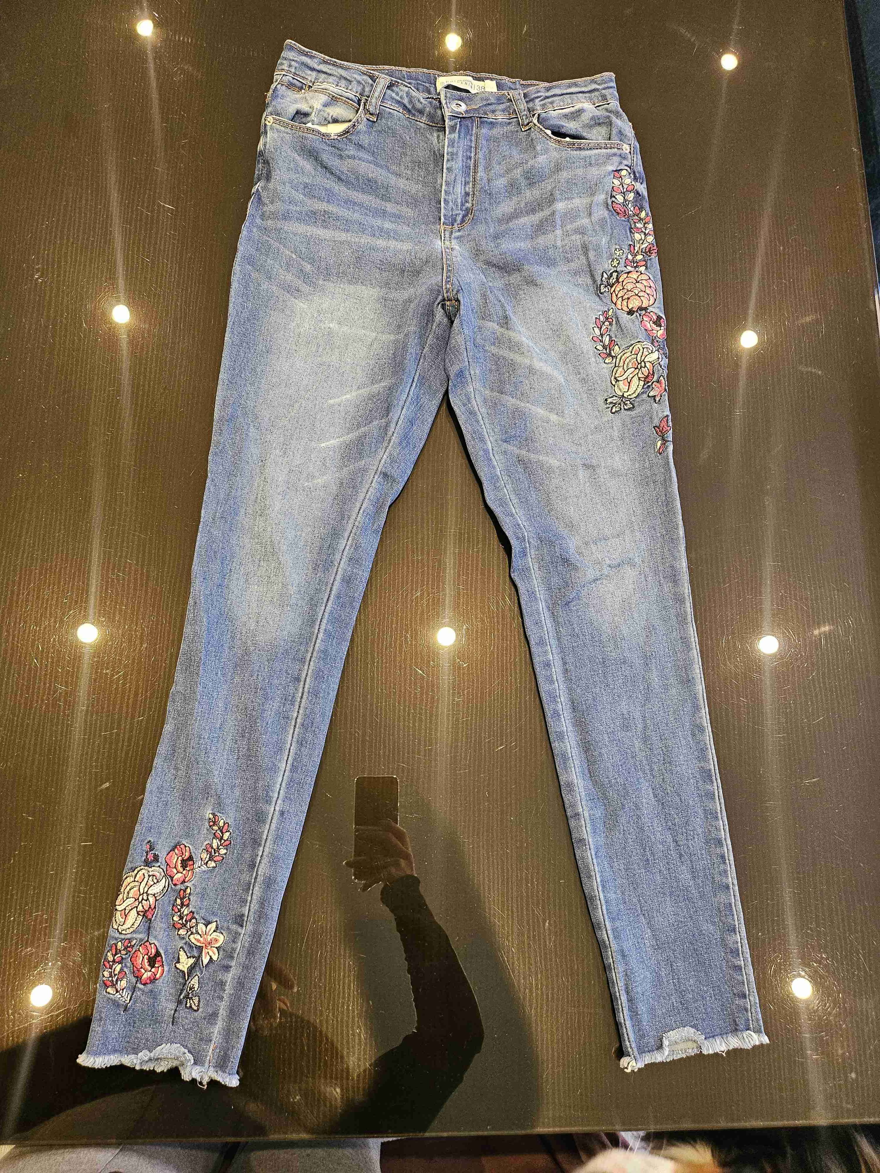 Jeans bordados azul denim