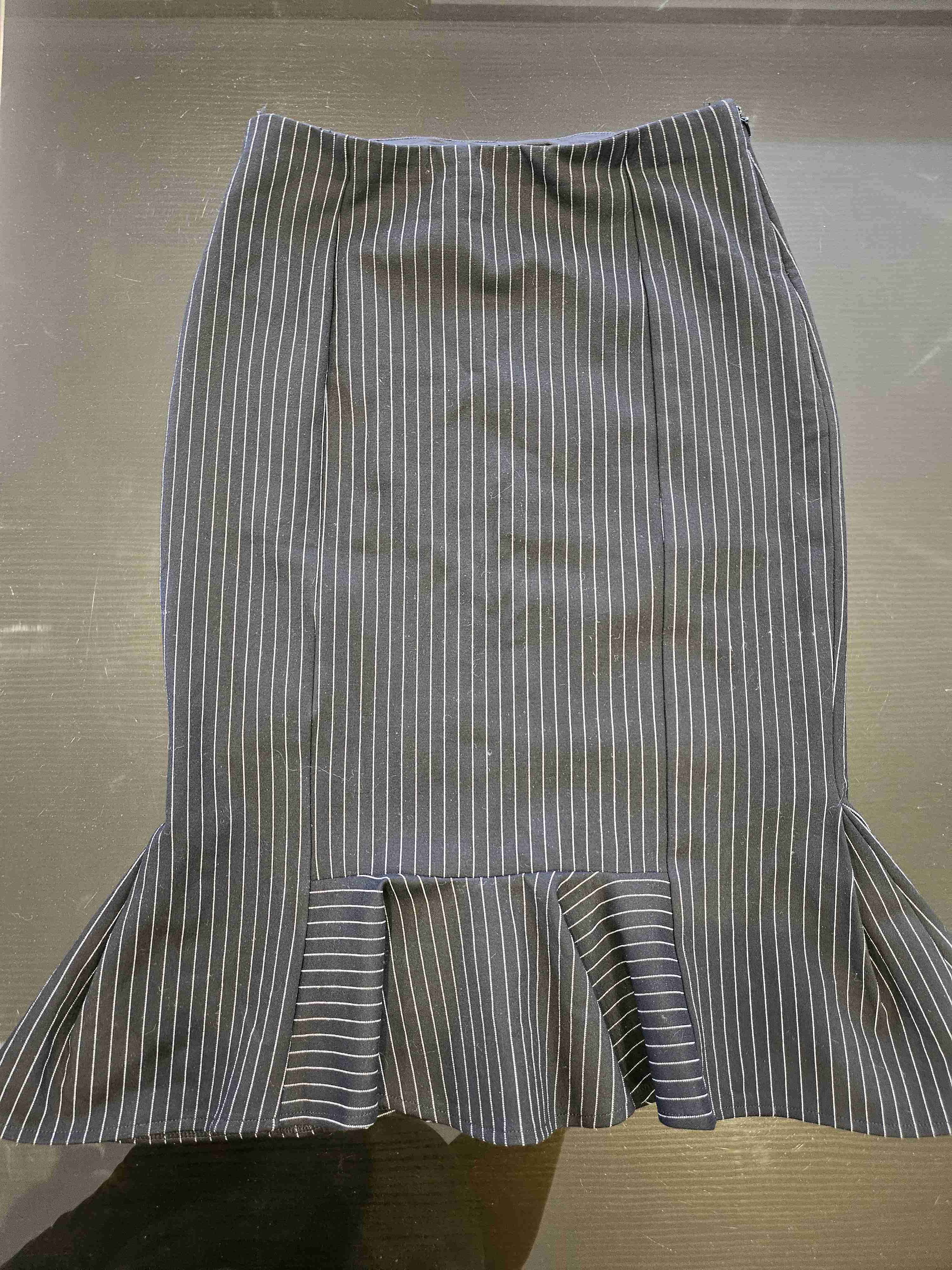 Falda tubo rayada negra