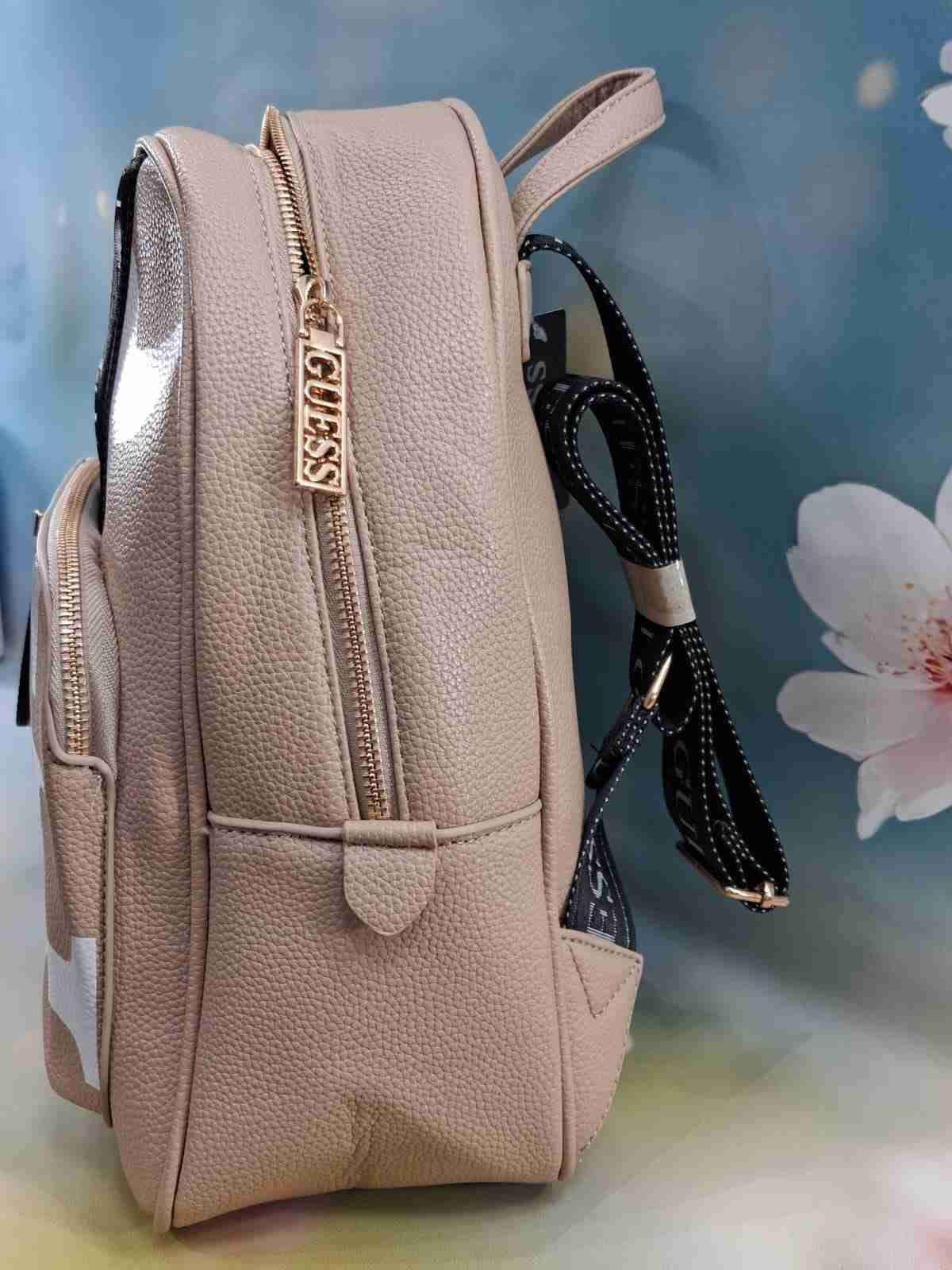 Mochila Guess beige con logo - miniatura 4