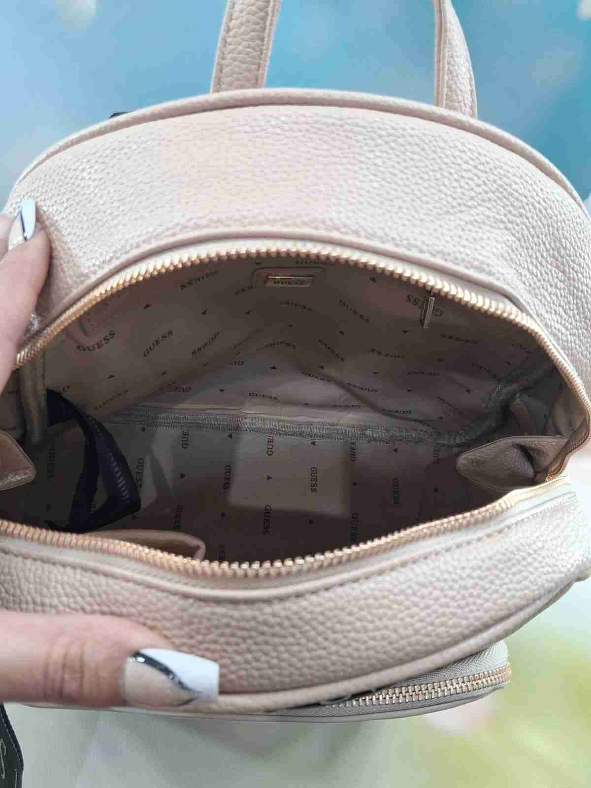 Mochila Guess beige con logo - miniatura 5