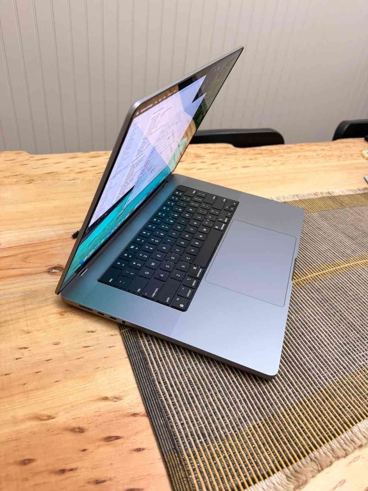MacBook M1 Pro 16 - miniatura 3