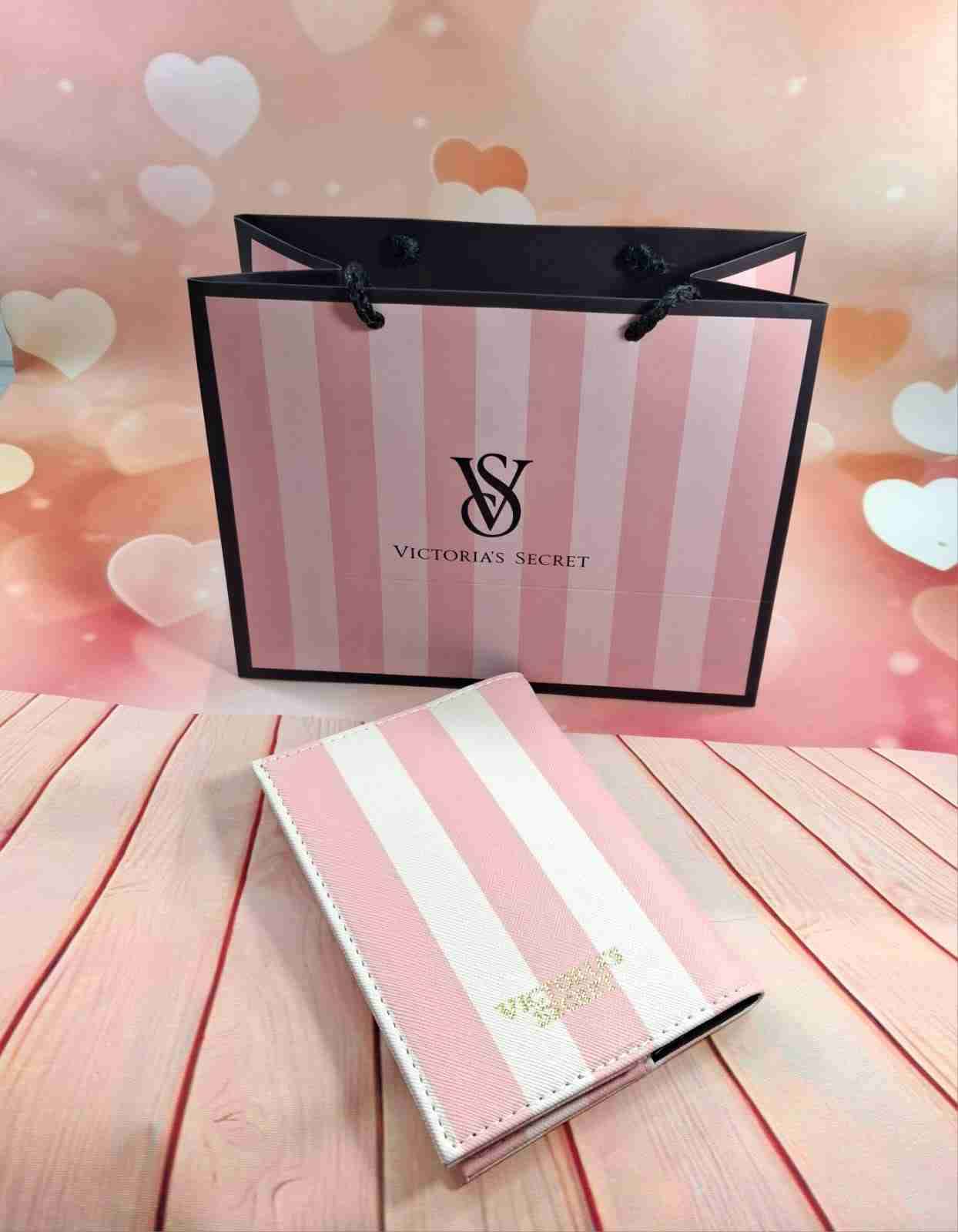 Porta pasaporte Victoria's Secret - miniatura 3