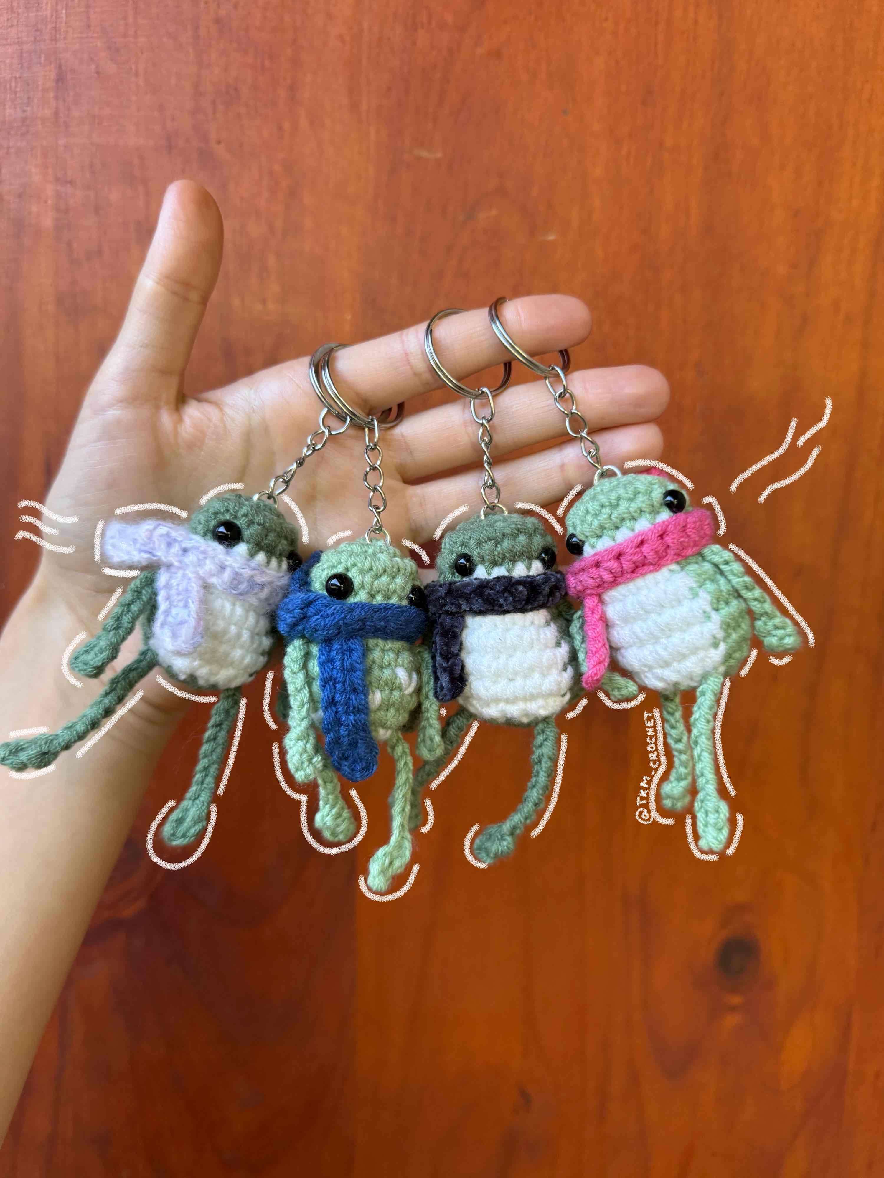 Llaveros ranita Amigurumi + accesorio