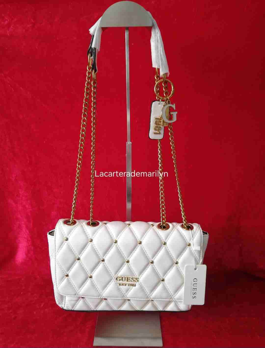 Cartera crossbody Guess blanca tachas