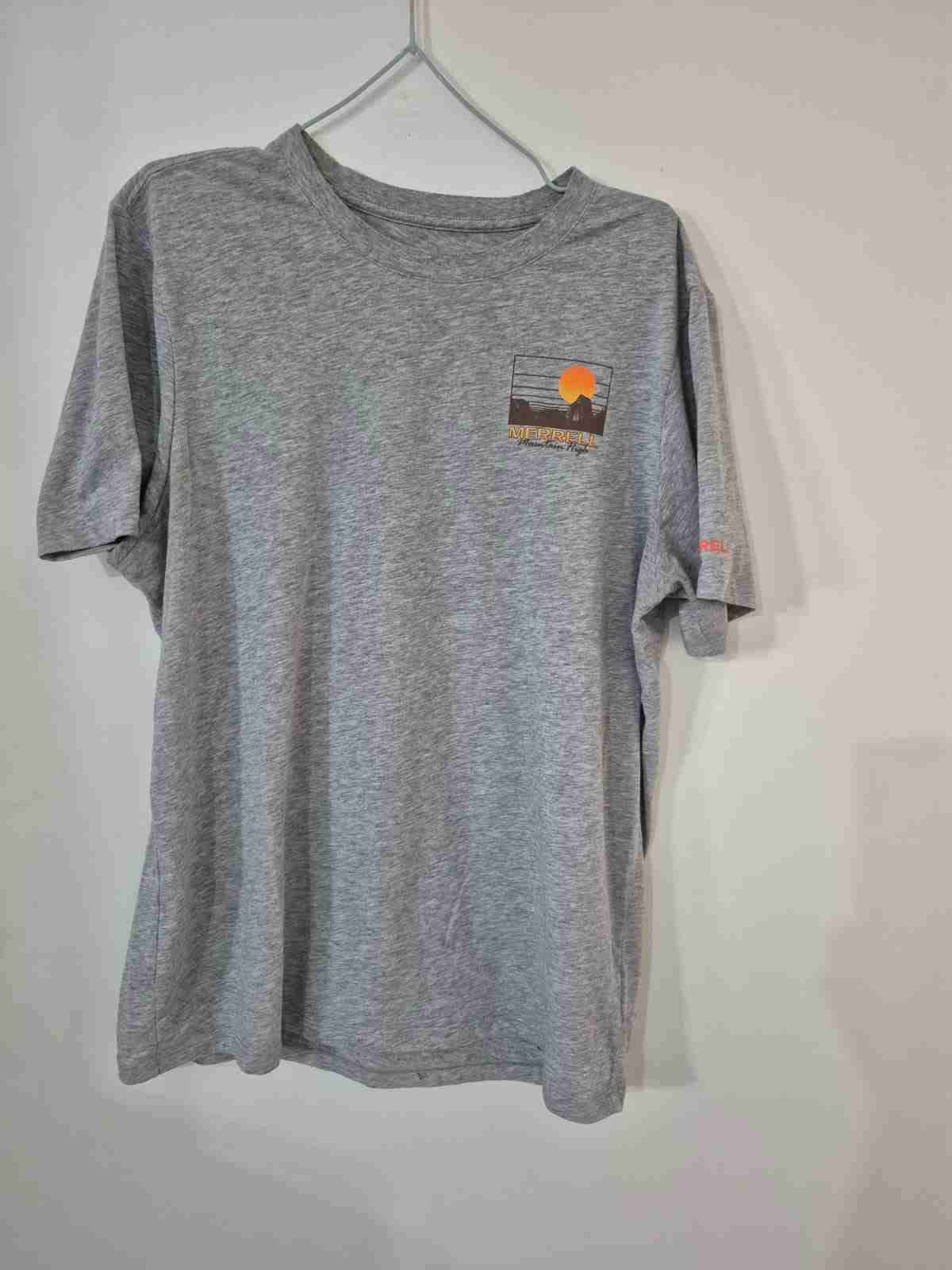 Polera gris Merrell