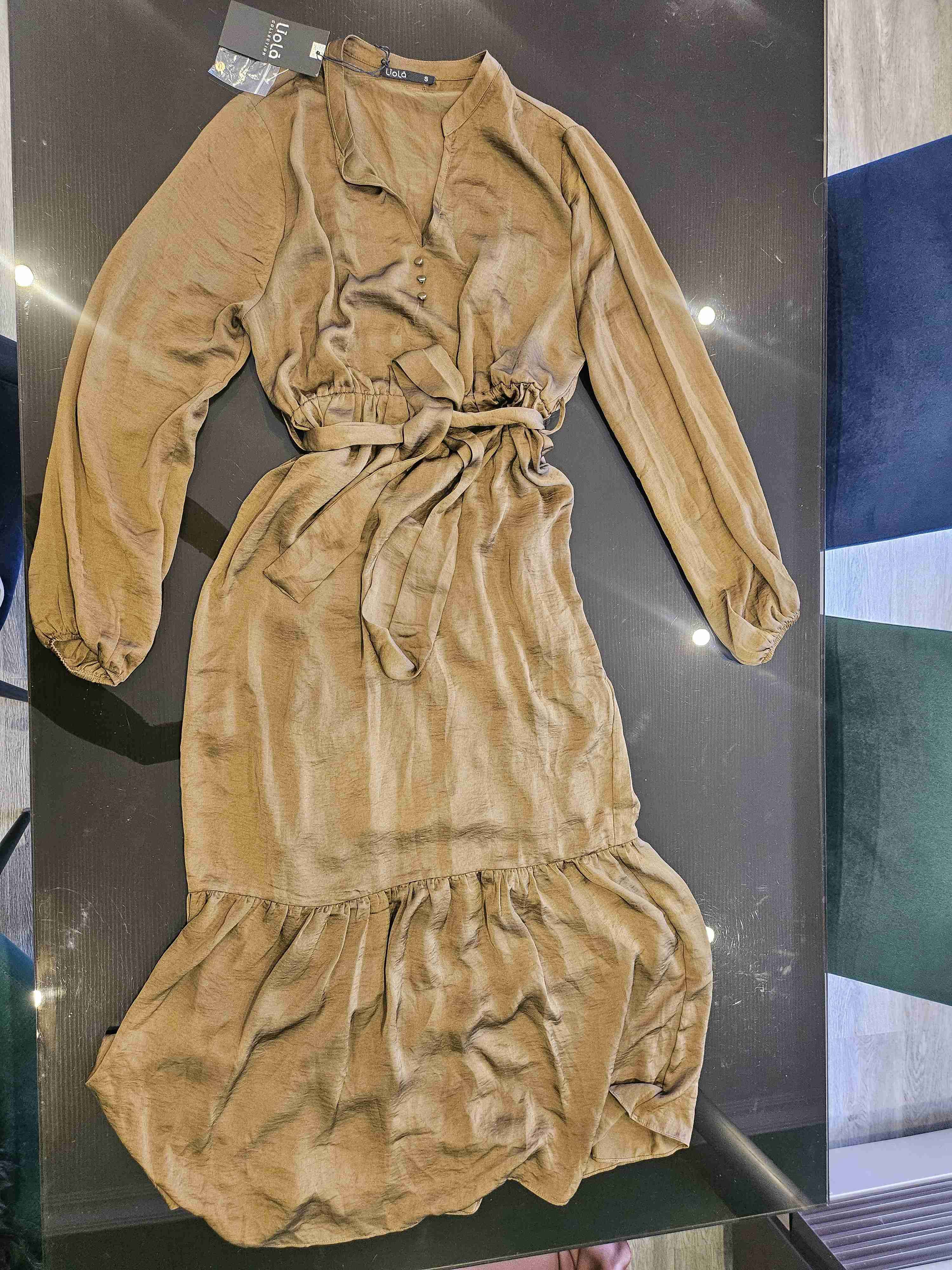 Vestido camel con cinturón