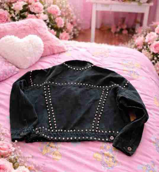 Chaqueta de mezclilla con tachas - miniatura 2