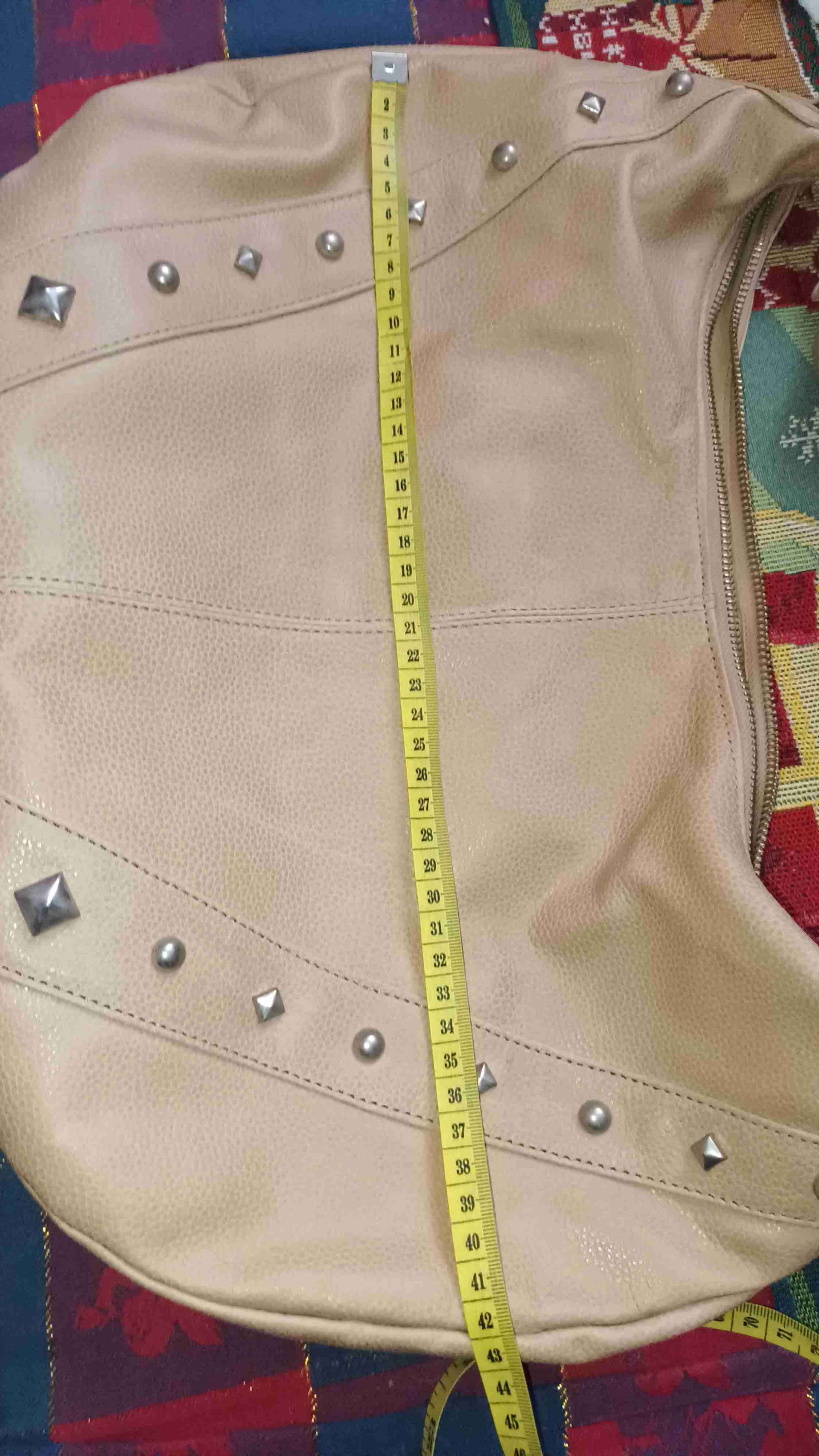 Cartera beige con tachas - miniatura 2