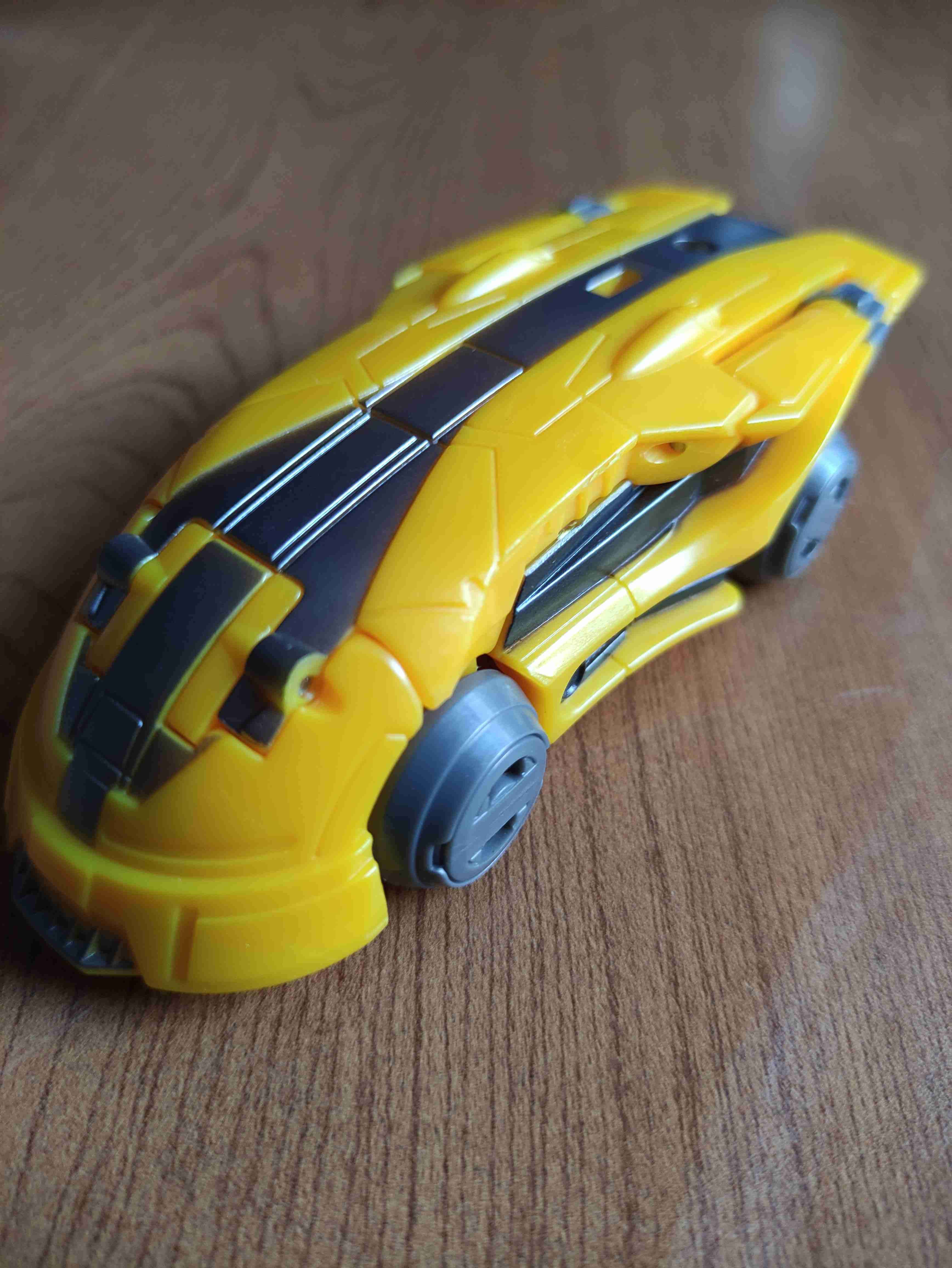 Juguete transformable amarillo - miniatura 2