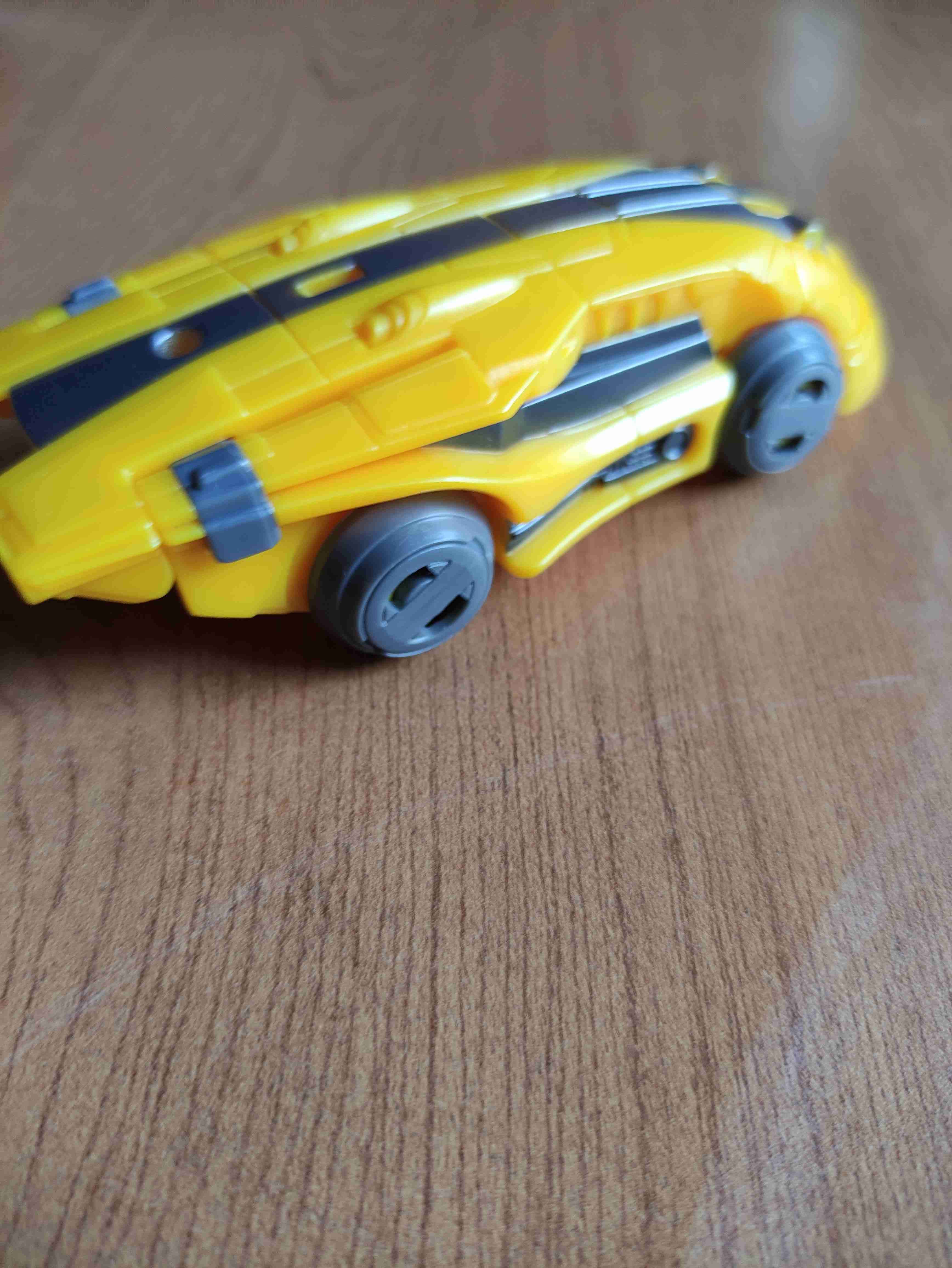 Juguete transformable amarillo - miniatura 3