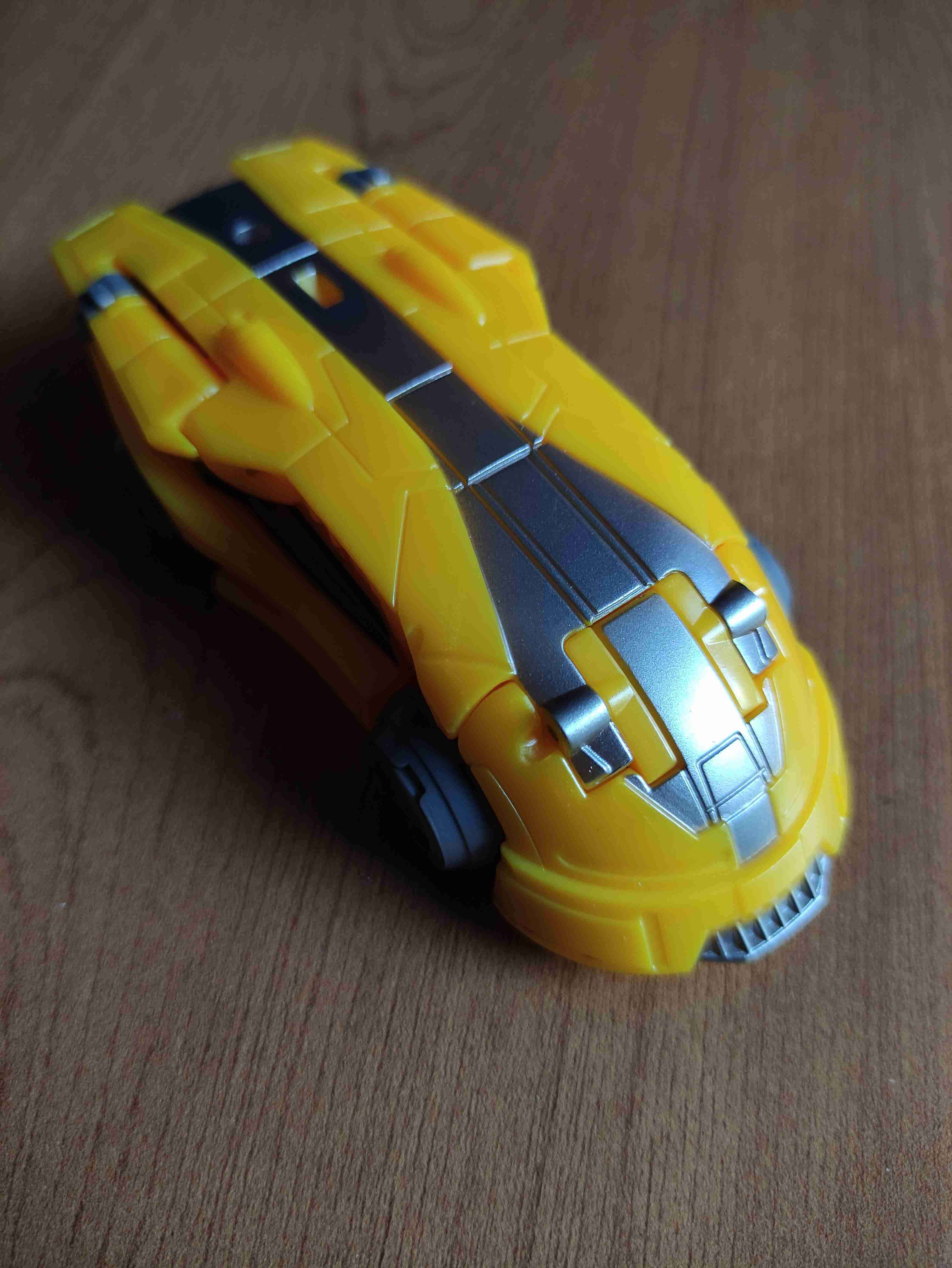 Juguete transformable amarillo - miniatura 4