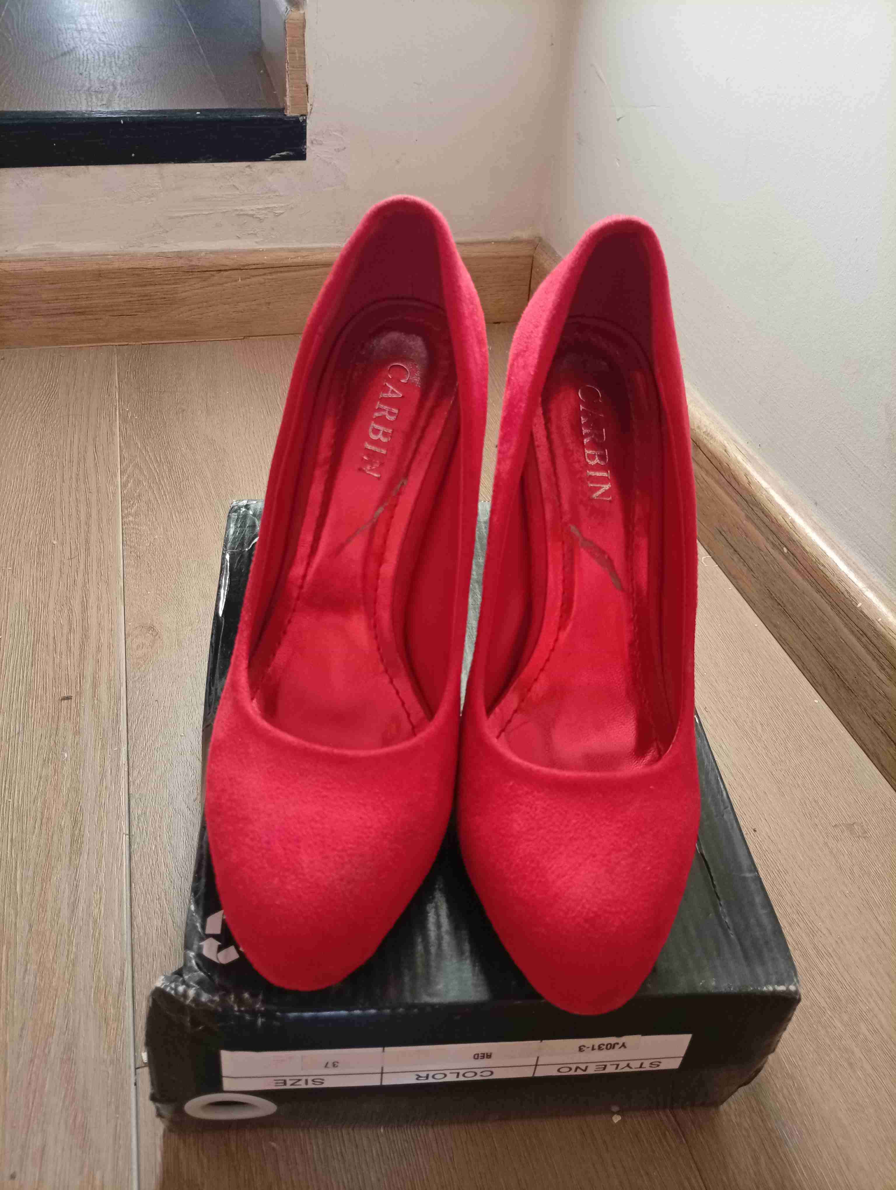 Zapatos rojos  de taco alto - miniatura 2