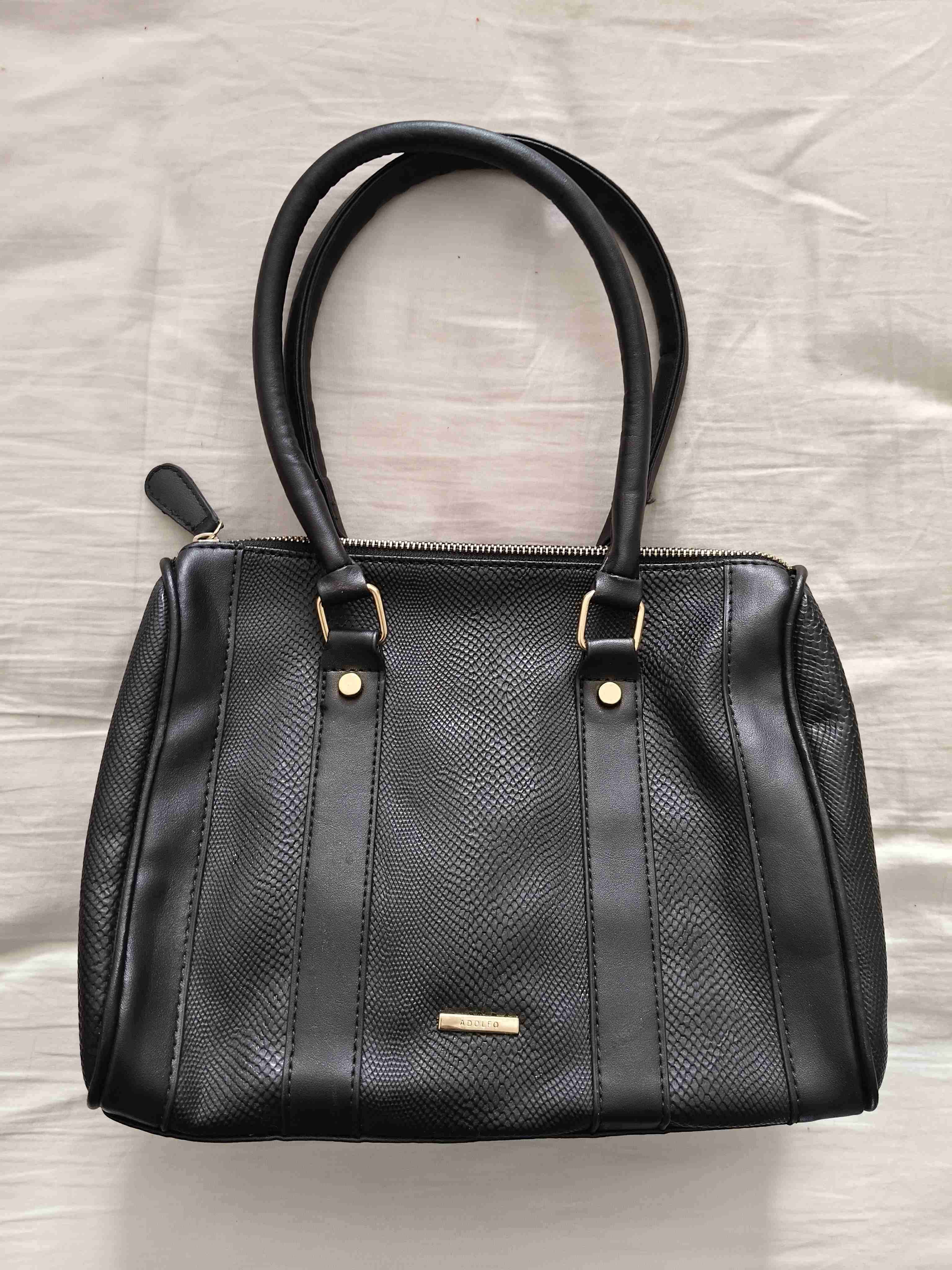 Cartera negra elegante