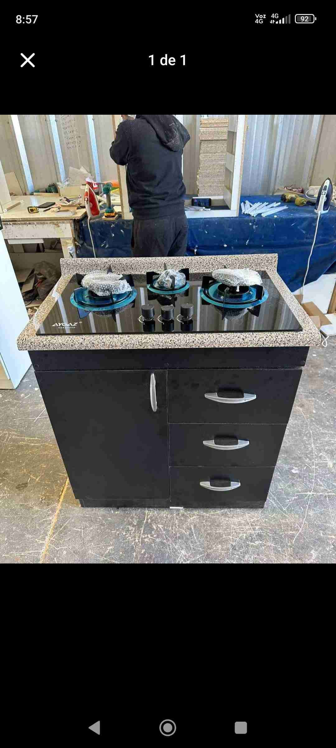 Cocina a gas negra con horno - miniatura 3