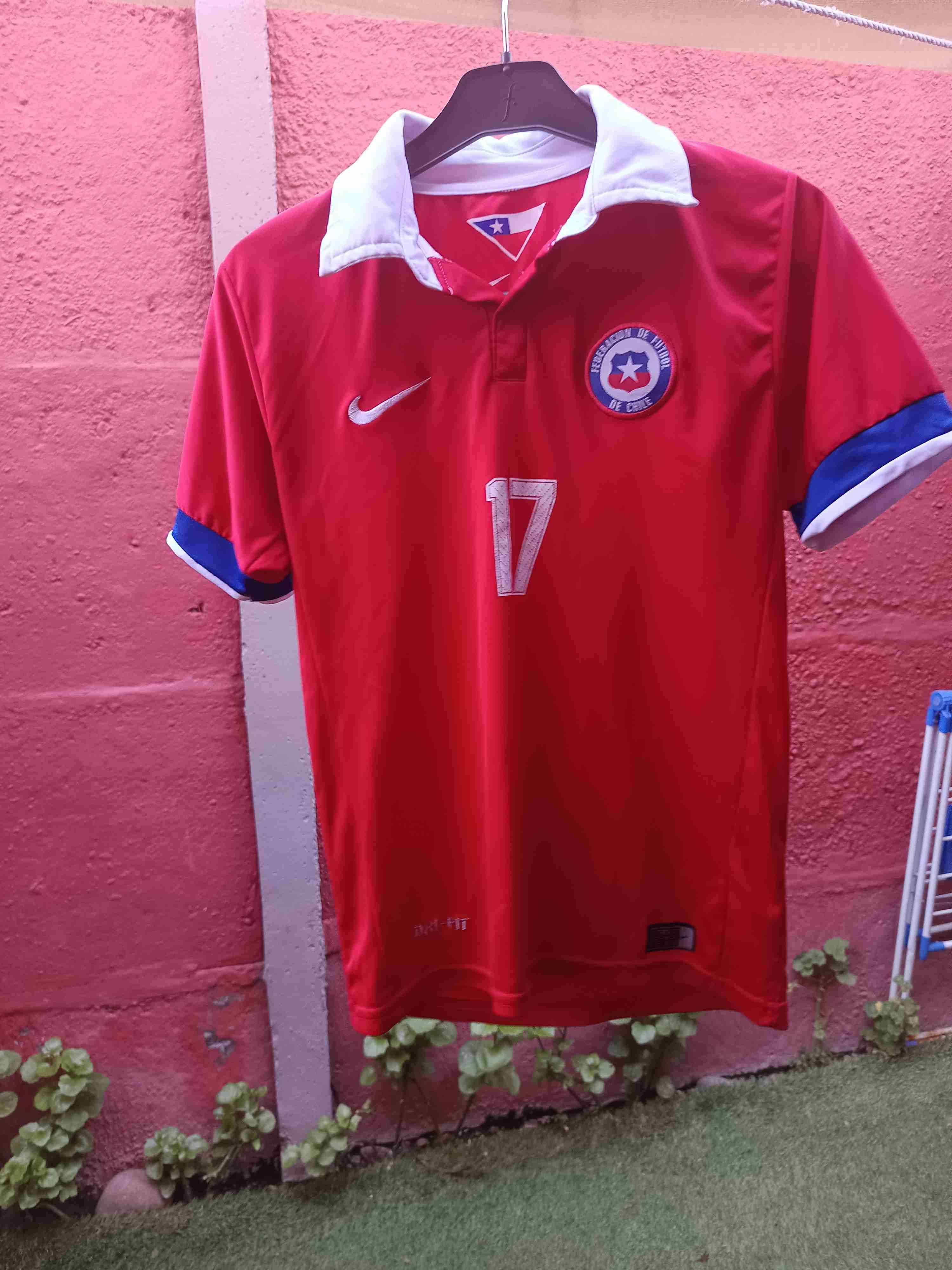 Camiseta roja selección Chile