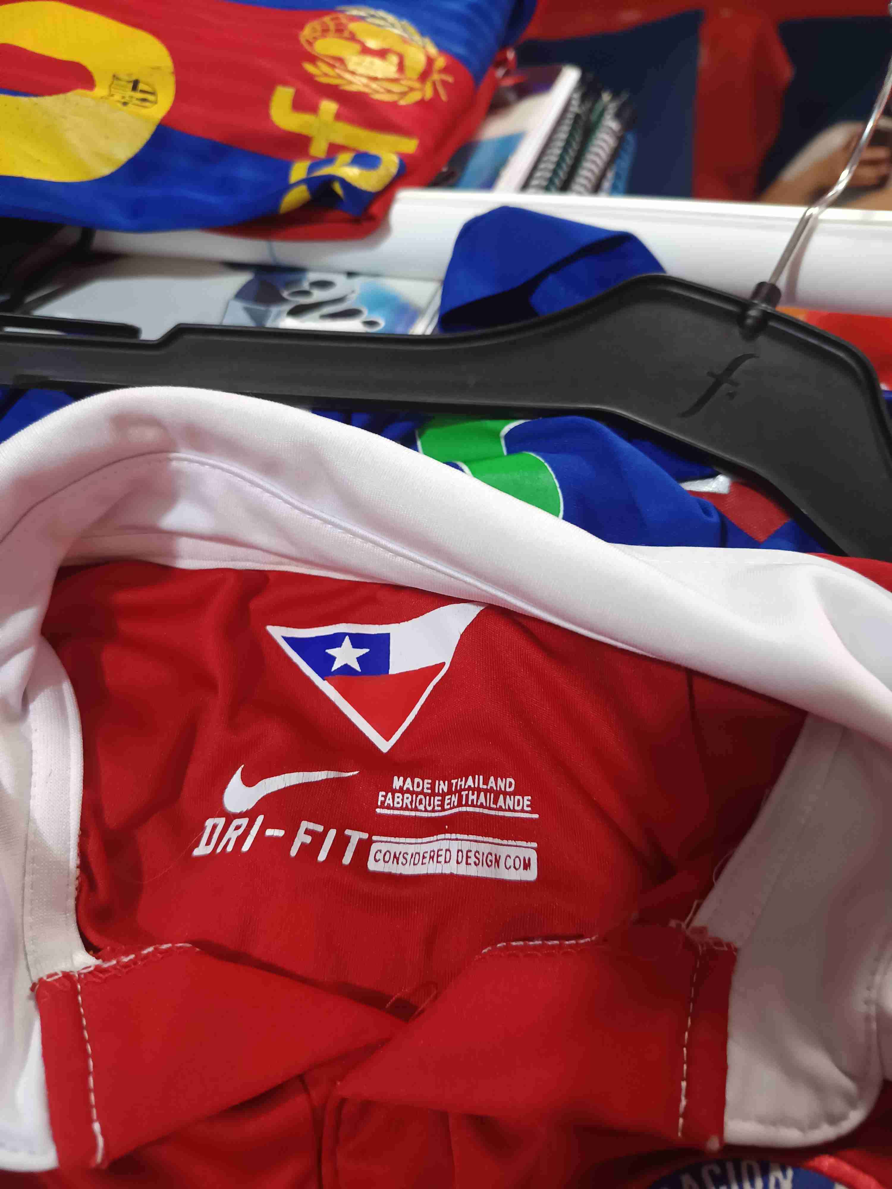 Camiseta roja selección Chile - miniatura 3