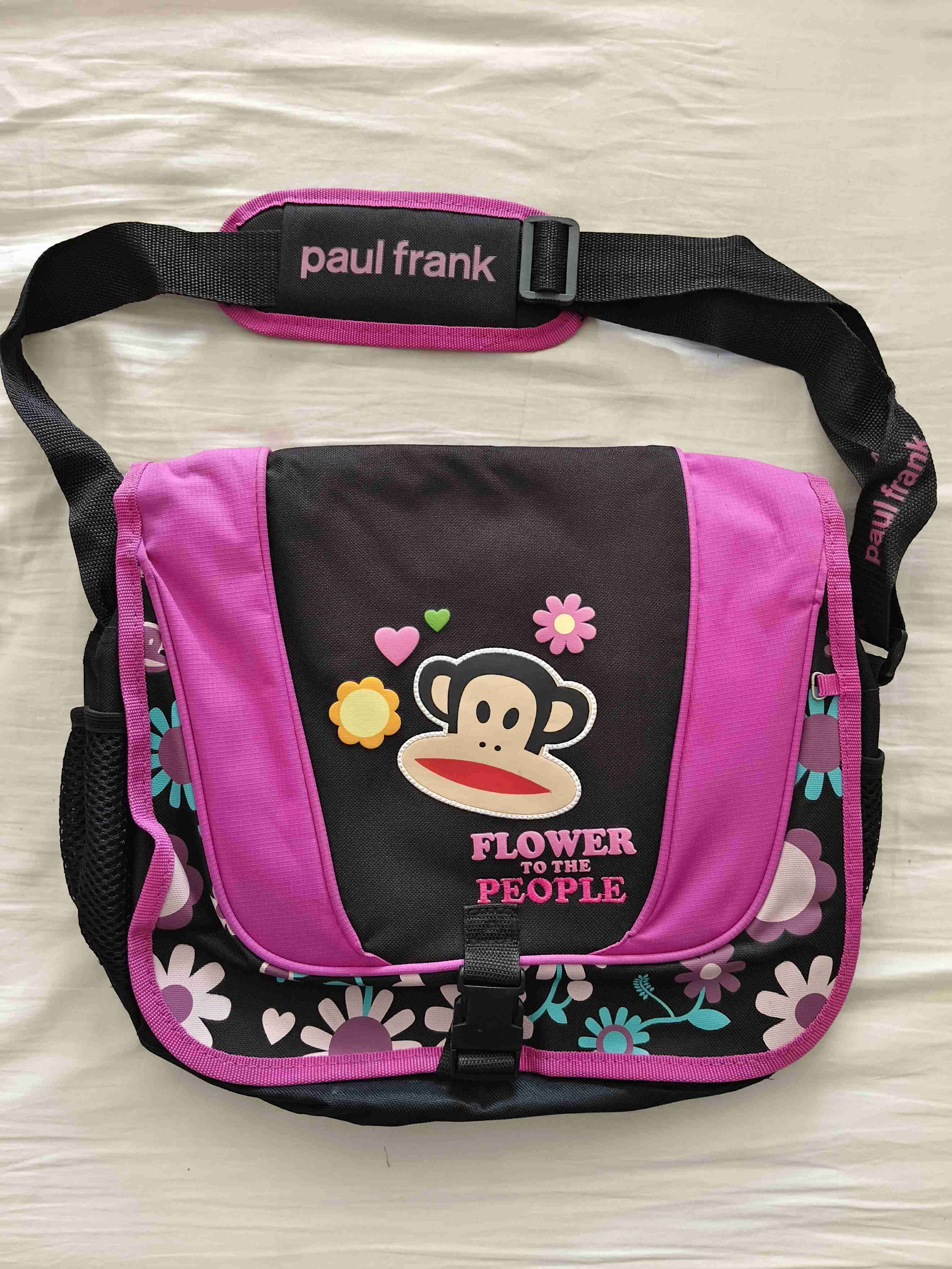 Bandolera Paul Frank rosa y negra