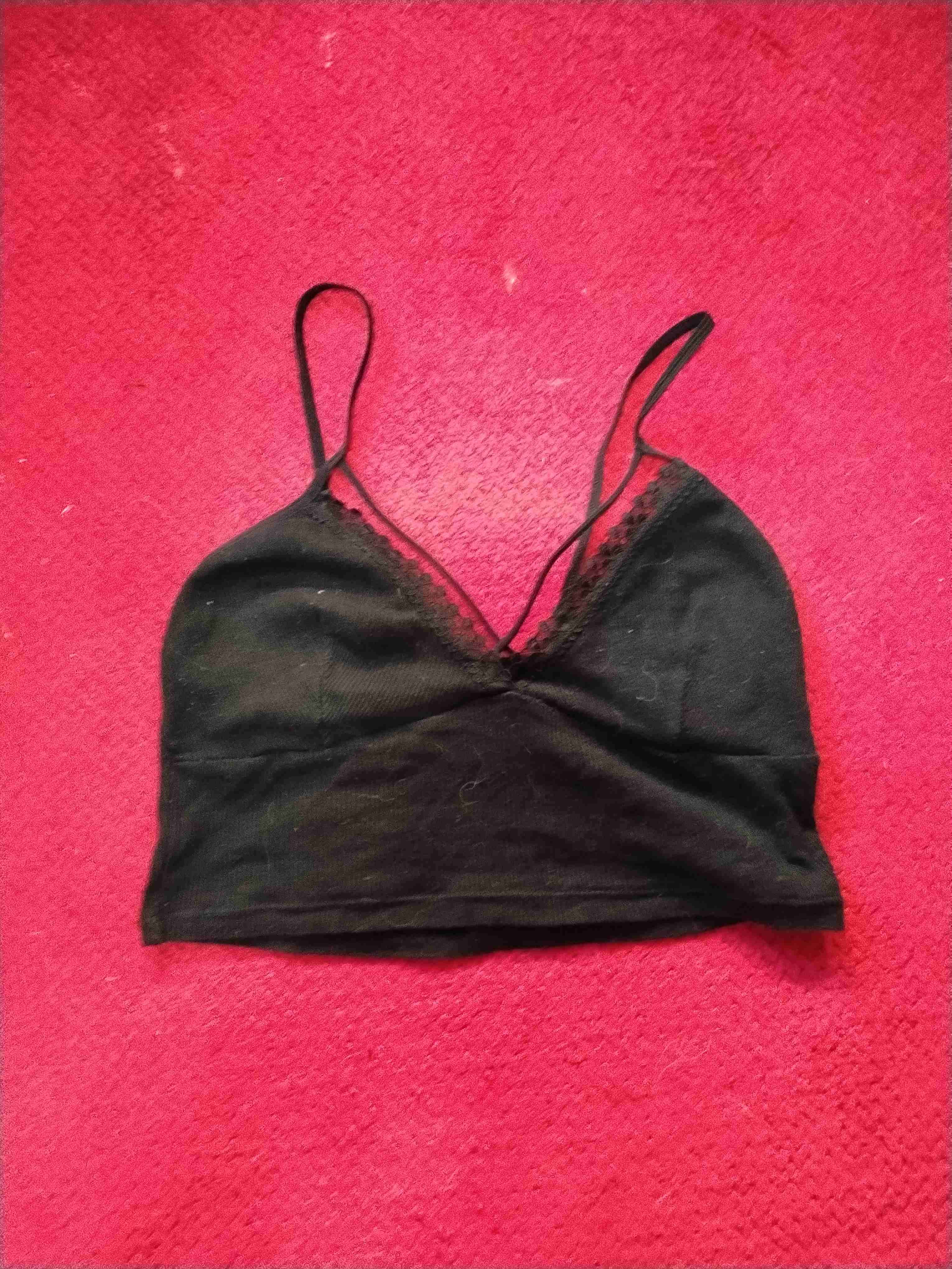 Top negro con encaje