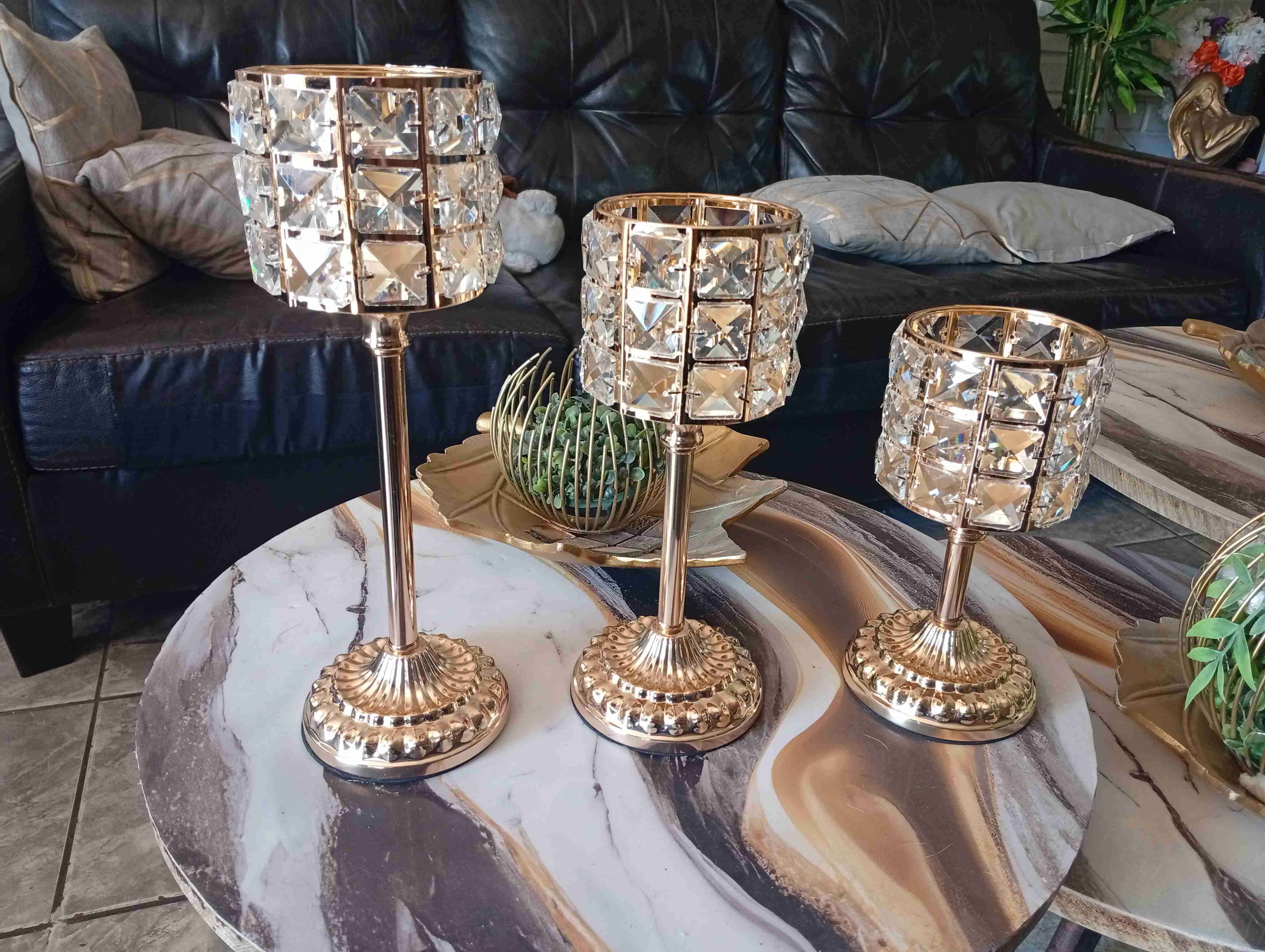 Candelabros dorados con cristales - miniatura 2