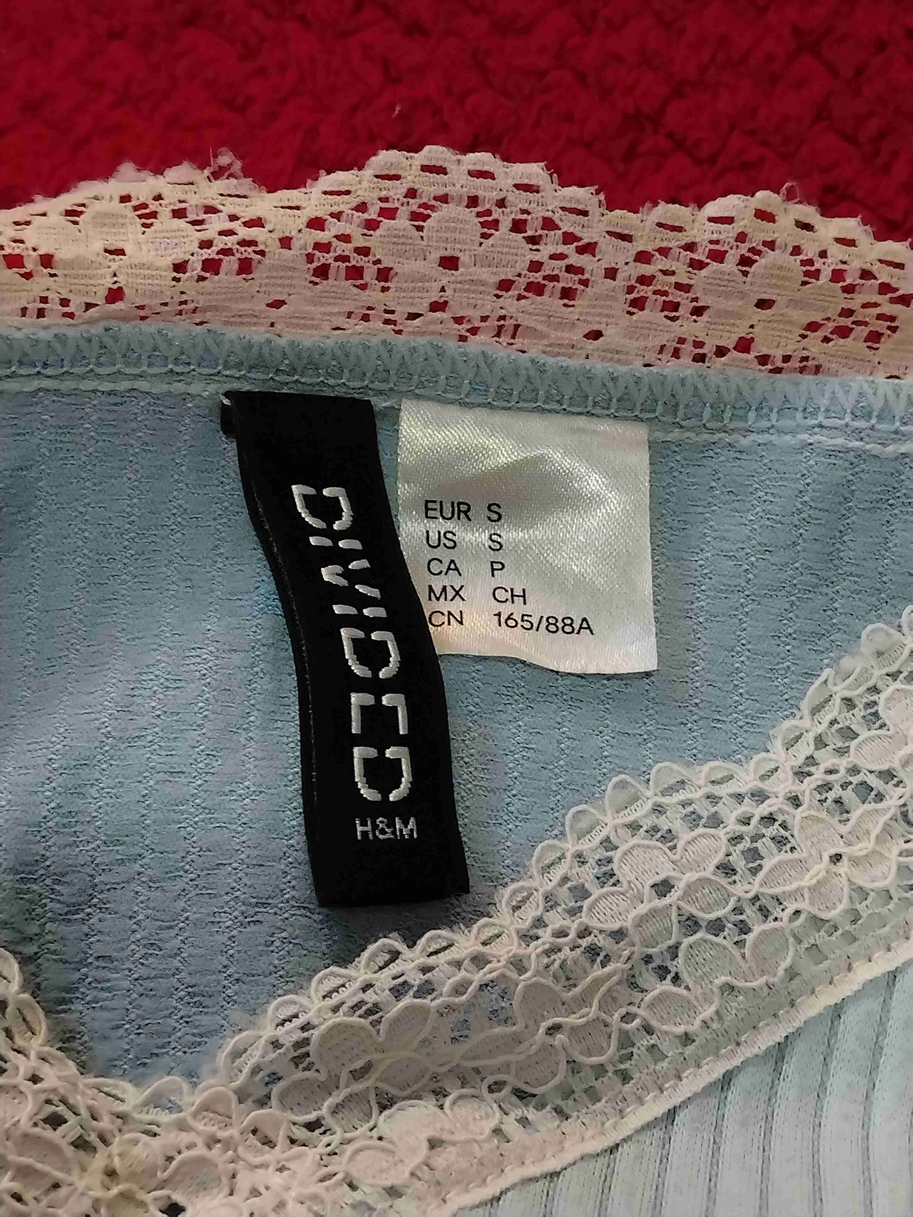 Crop top celeste con encaje - 3