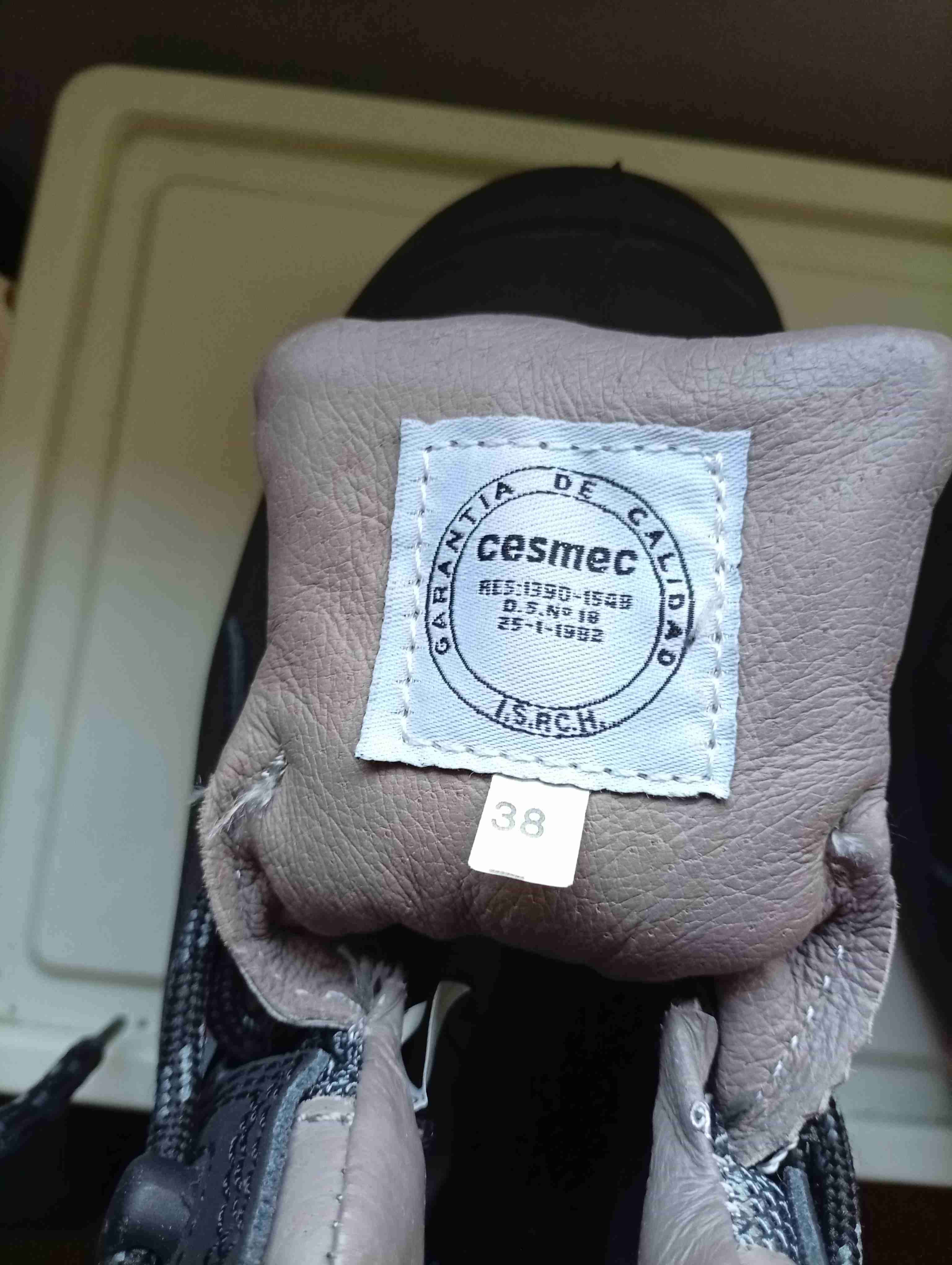 Botas para trabajo,negras,  mujer talla 38. - miniatura 4