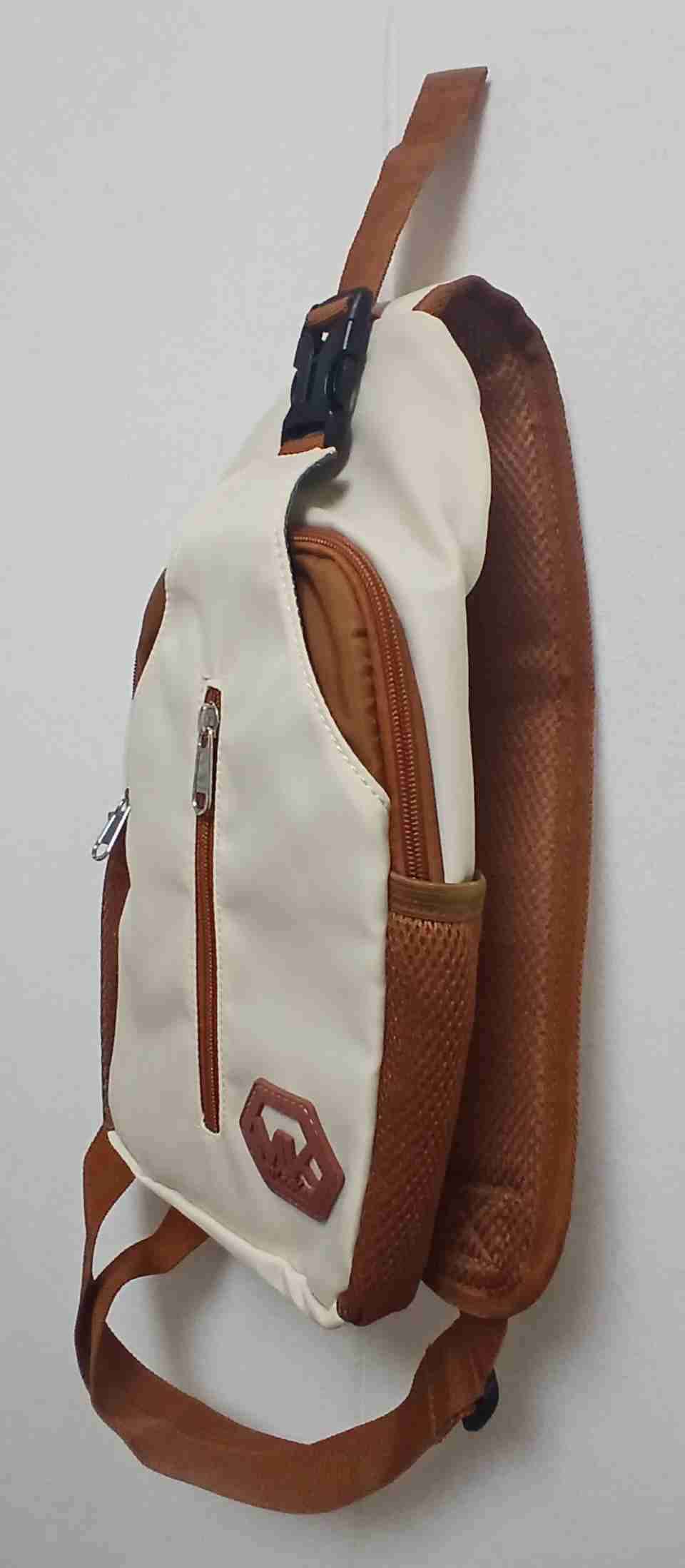 Banano riñonera beige con detalles café - miniatura 2