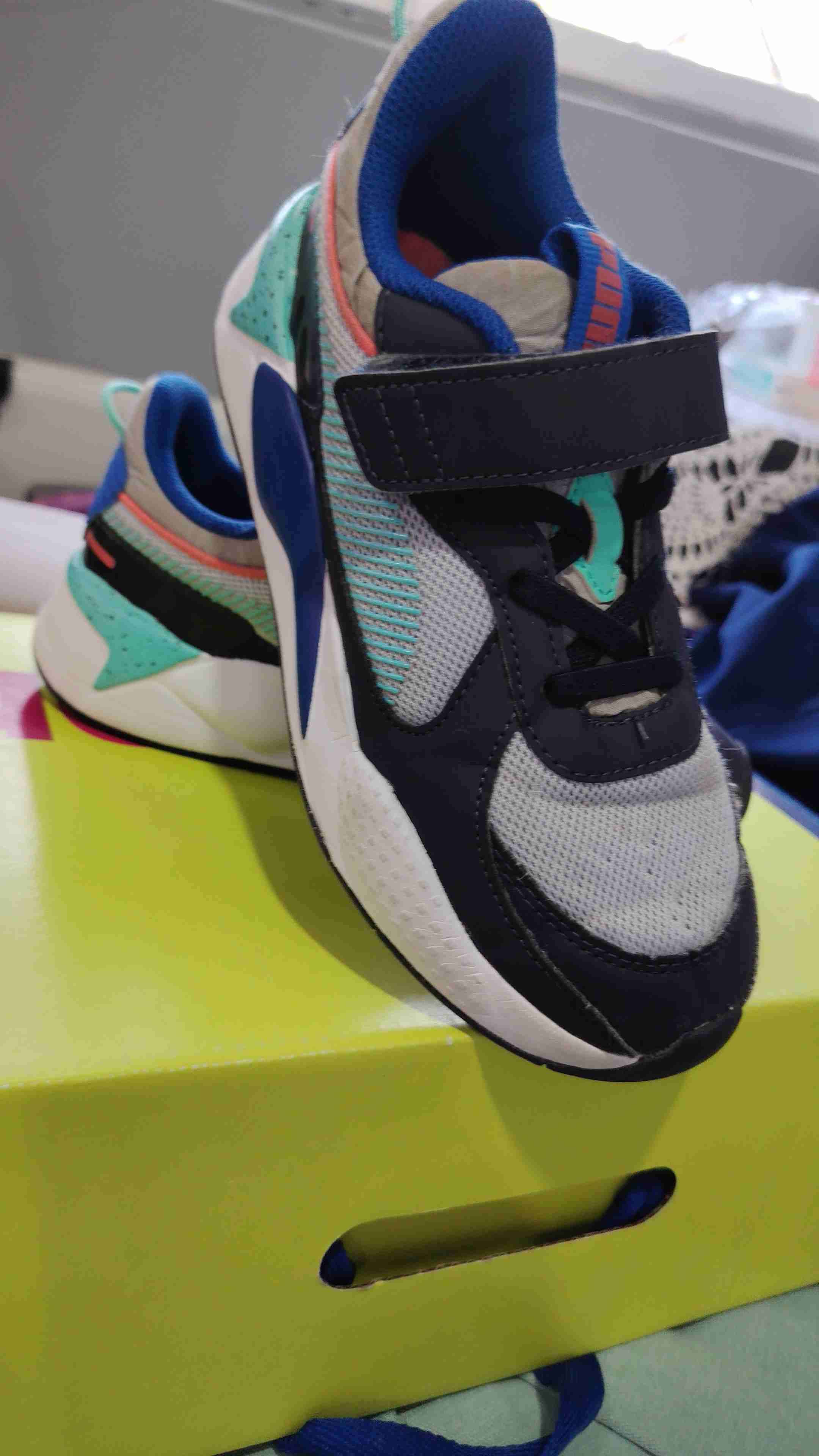 Zapatillas deportivas negras y rosas - miniatura 2