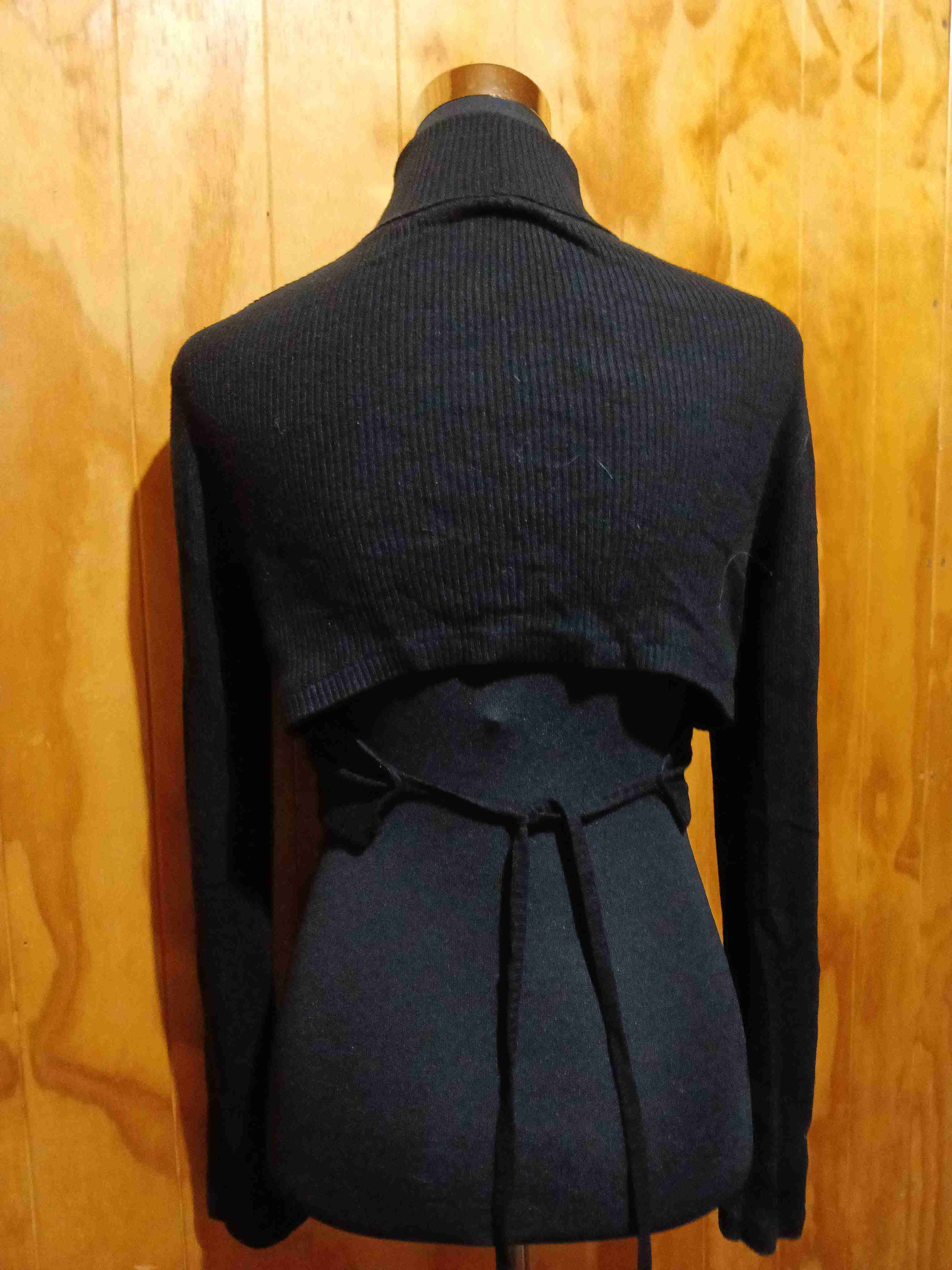 Bolero negro de punto