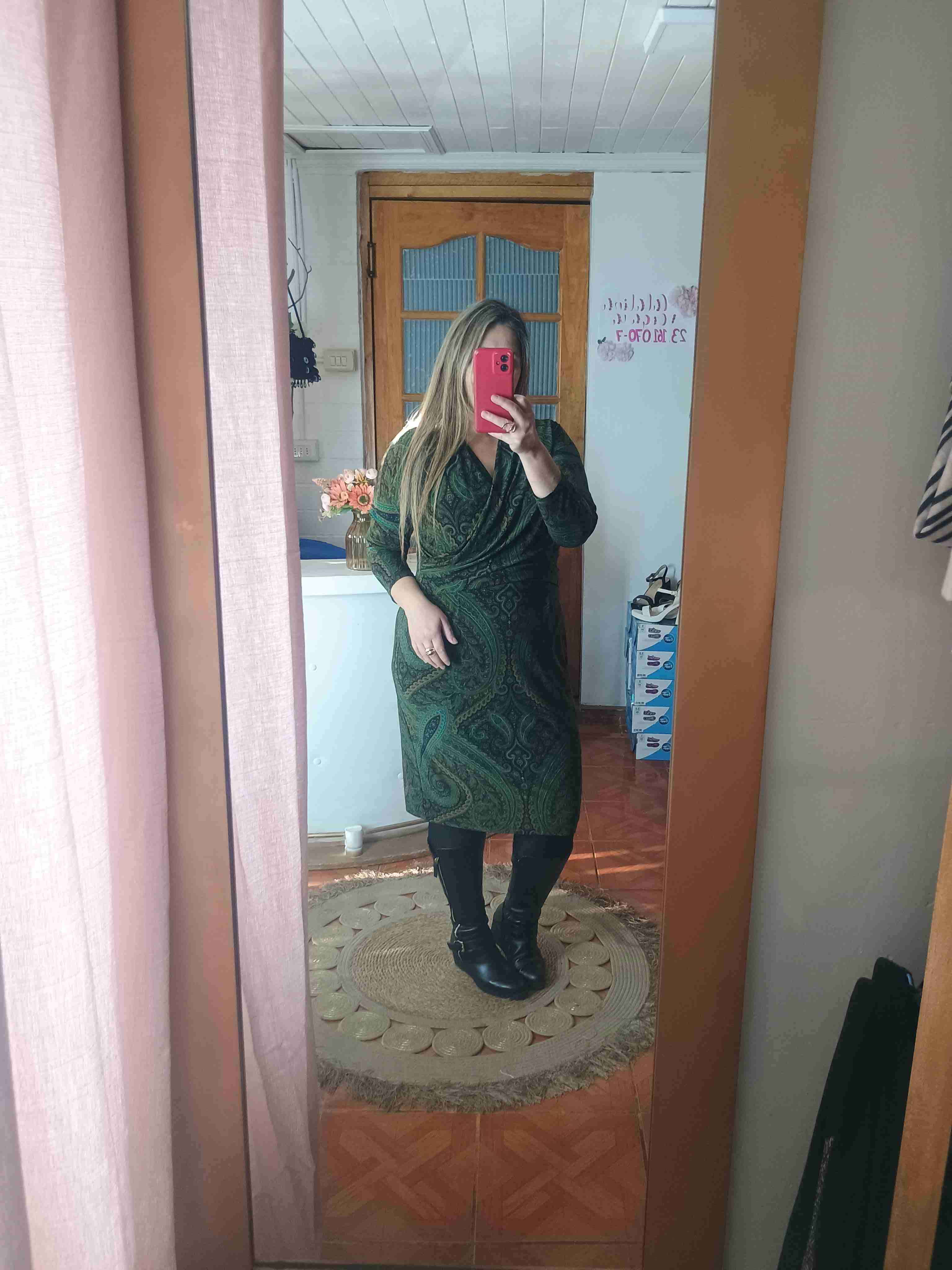 Vestido verde con diseño